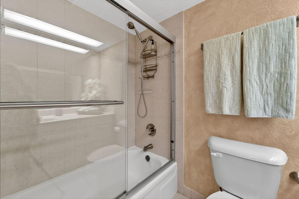 575 Oaks Lane 1002 Property Photo 18