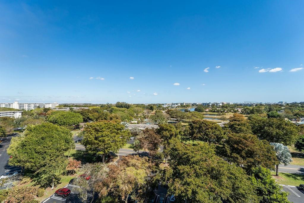 575 Oaks Lane 1002 Property Photo 37