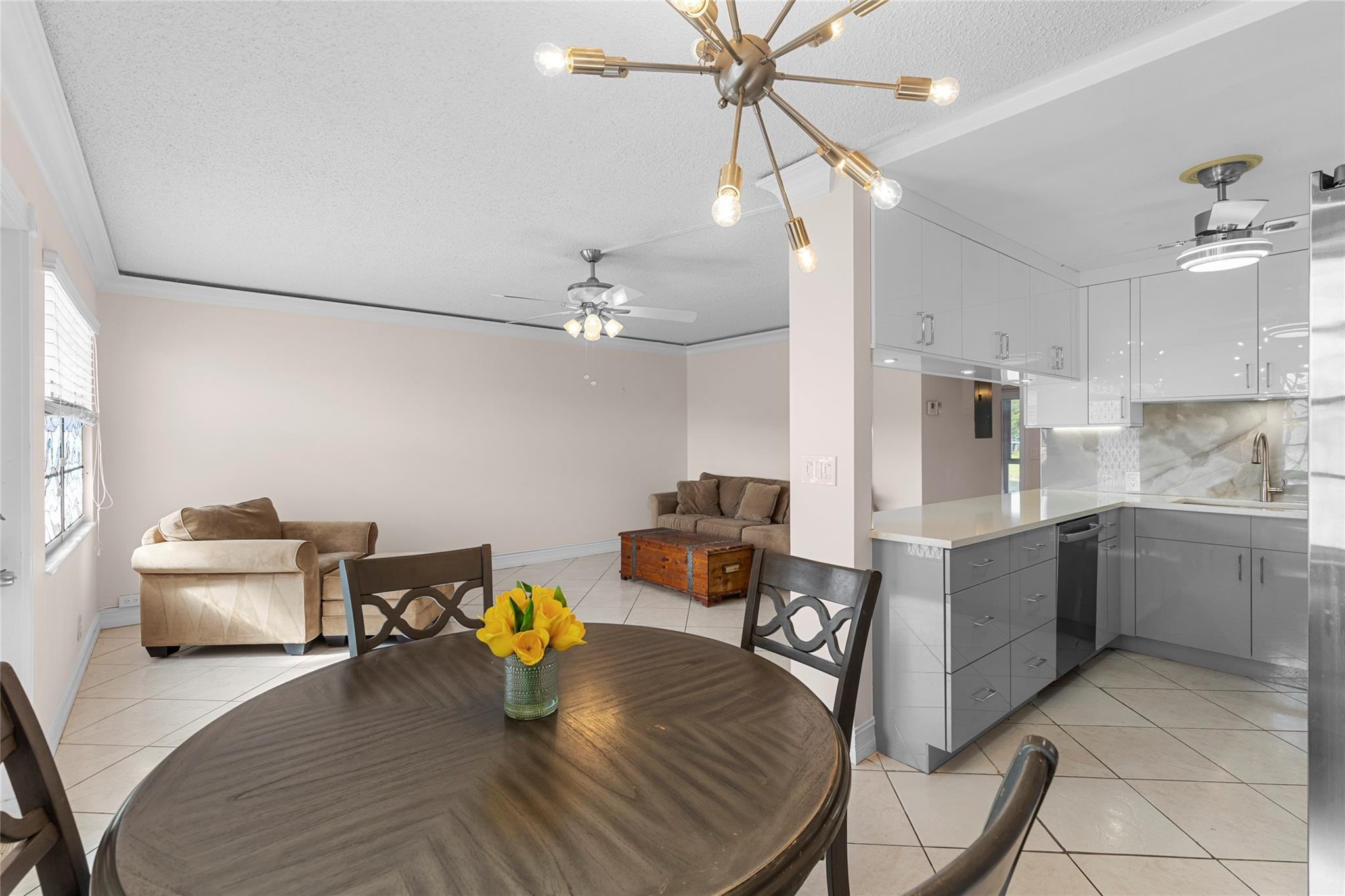 2122 Cambridge F 2122 Property Photo 9