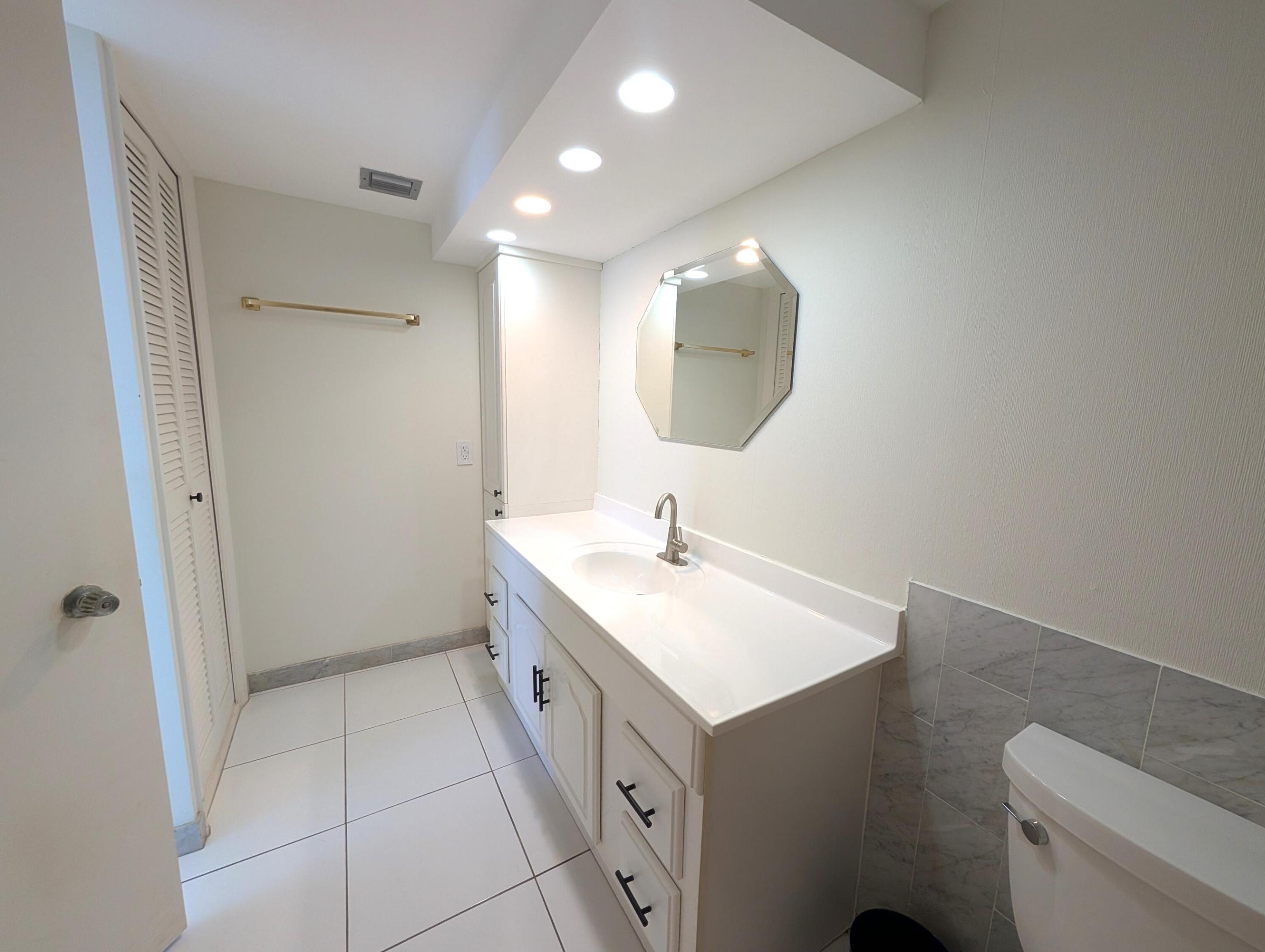 1012 N Ocean Boulevard 602 Property Photo 19