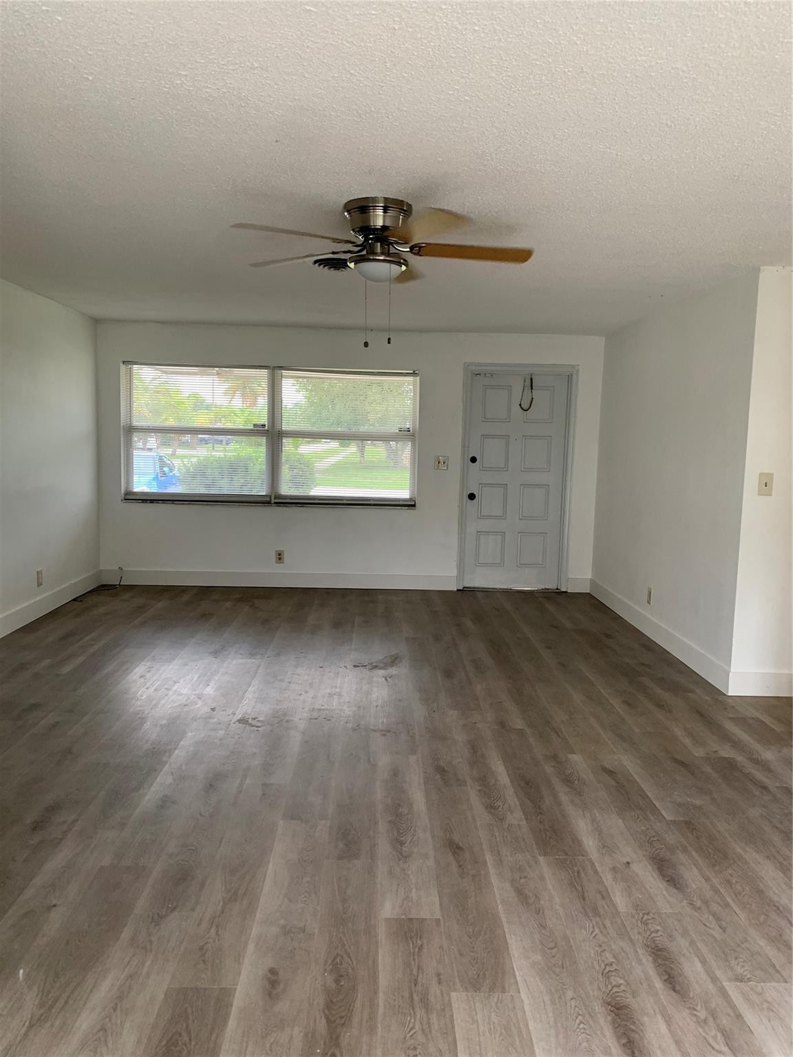 4241 Nw 27th Street Property Photo 3