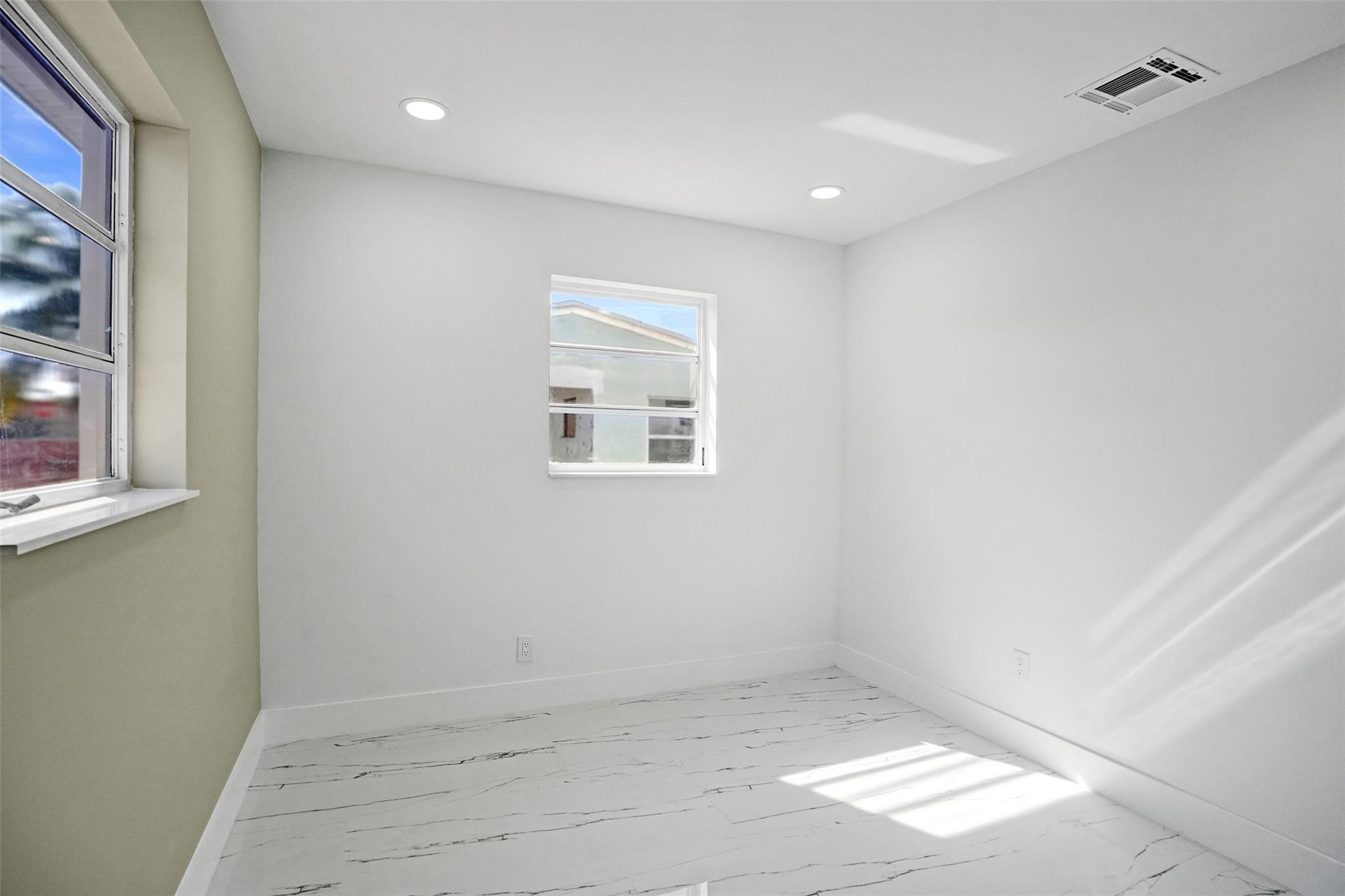 1437 Sw 1st Avenue Property Photo 14