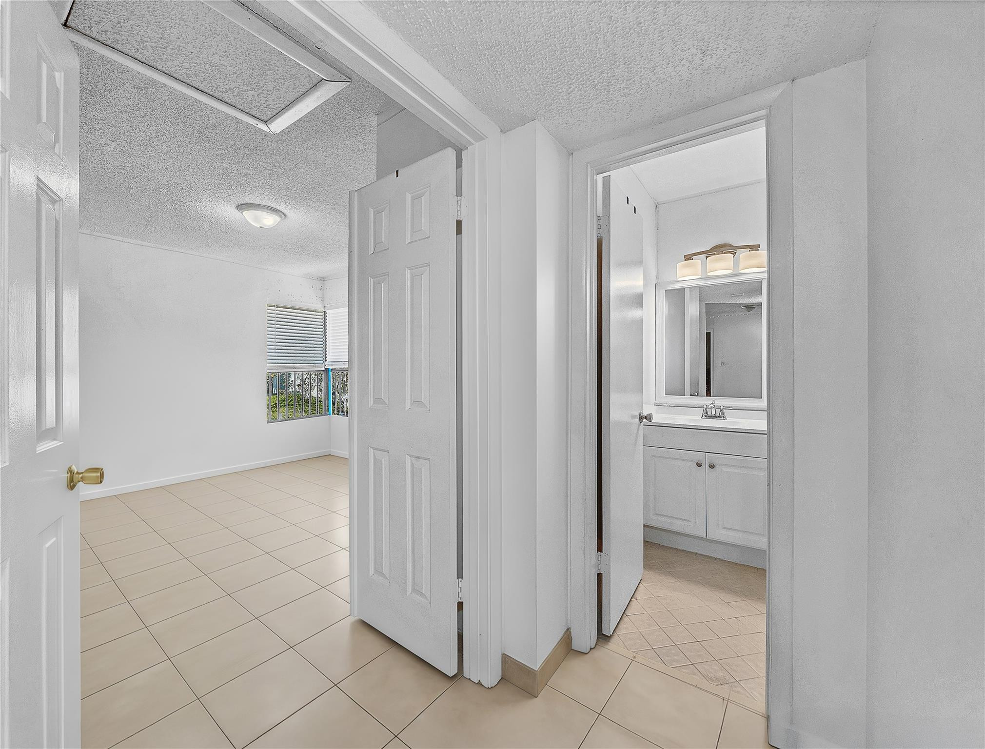 3413 Cocoplum Circle 3407 Property Photo 8