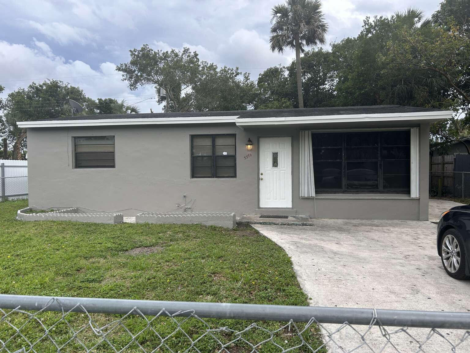 3370 NW 8th Place Property Photo 1