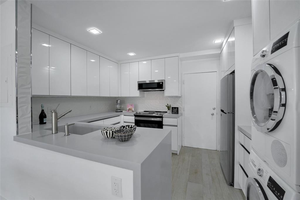 3550 Galt Ocean Drive 208 Property Photo 7