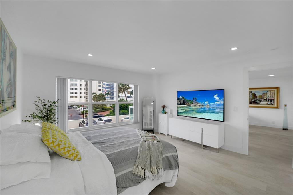 3550 Galt Ocean Drive 208 Property Photo 18