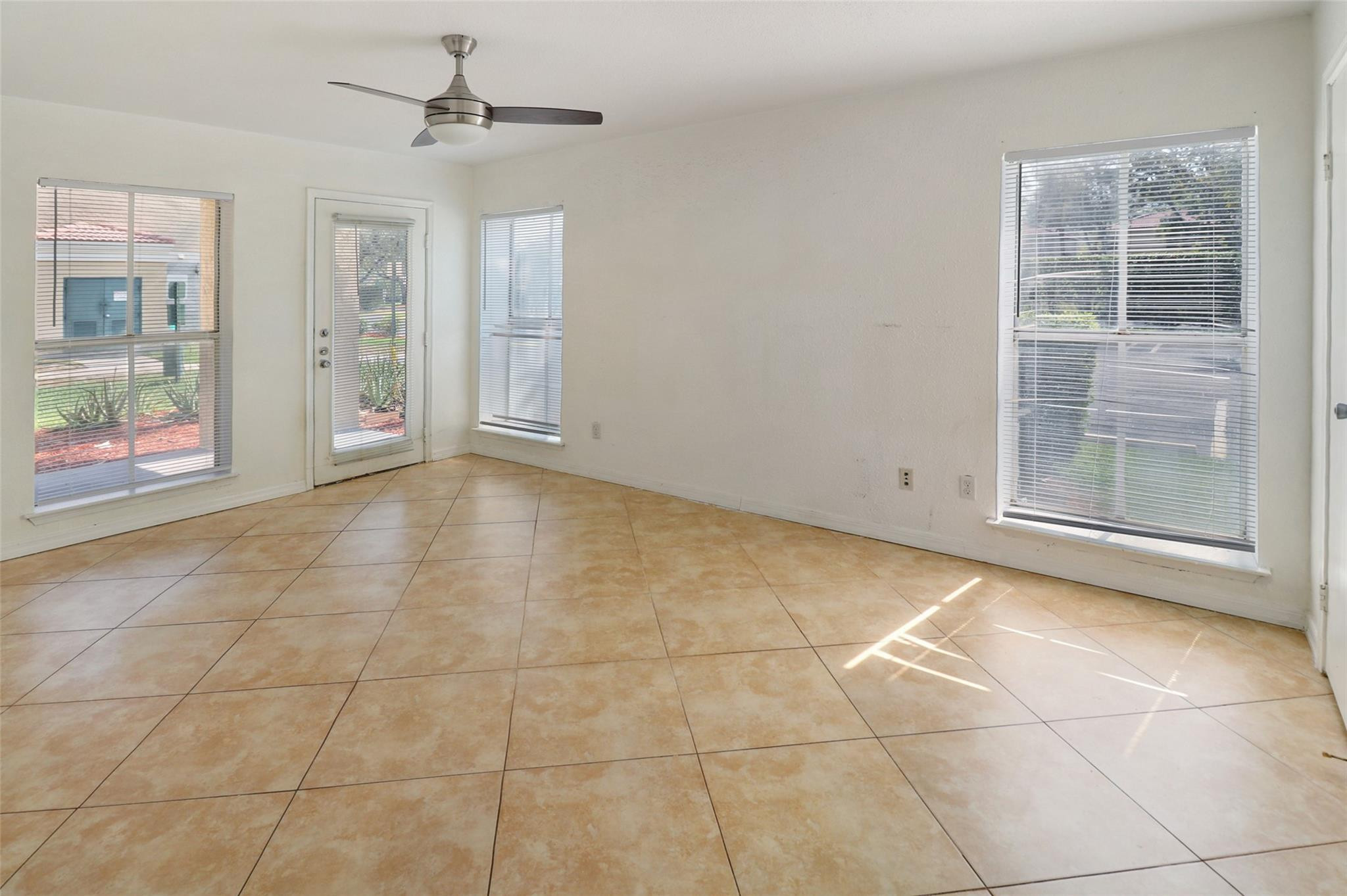 777 Riverside Drive 1516 Property Photo 10