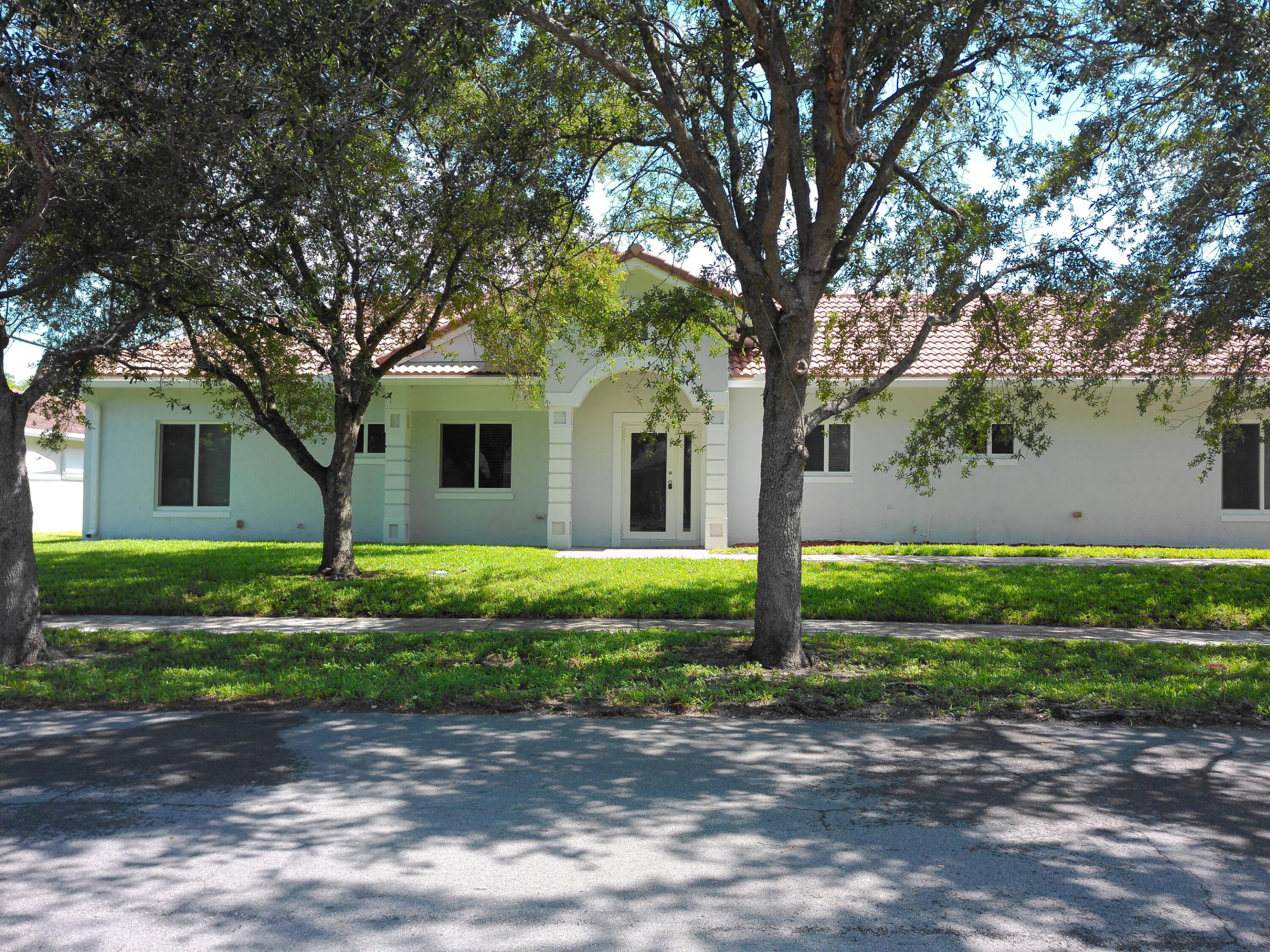 911 Ne 12th Avenue Property Photo 1