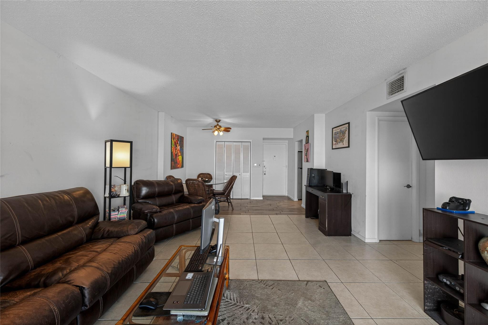 4400 Hillcrest Drive 704 Property Photo 11