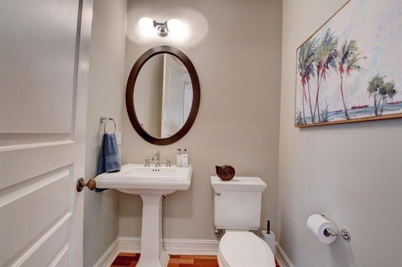 306 E Mallory Circle Property Photo 32