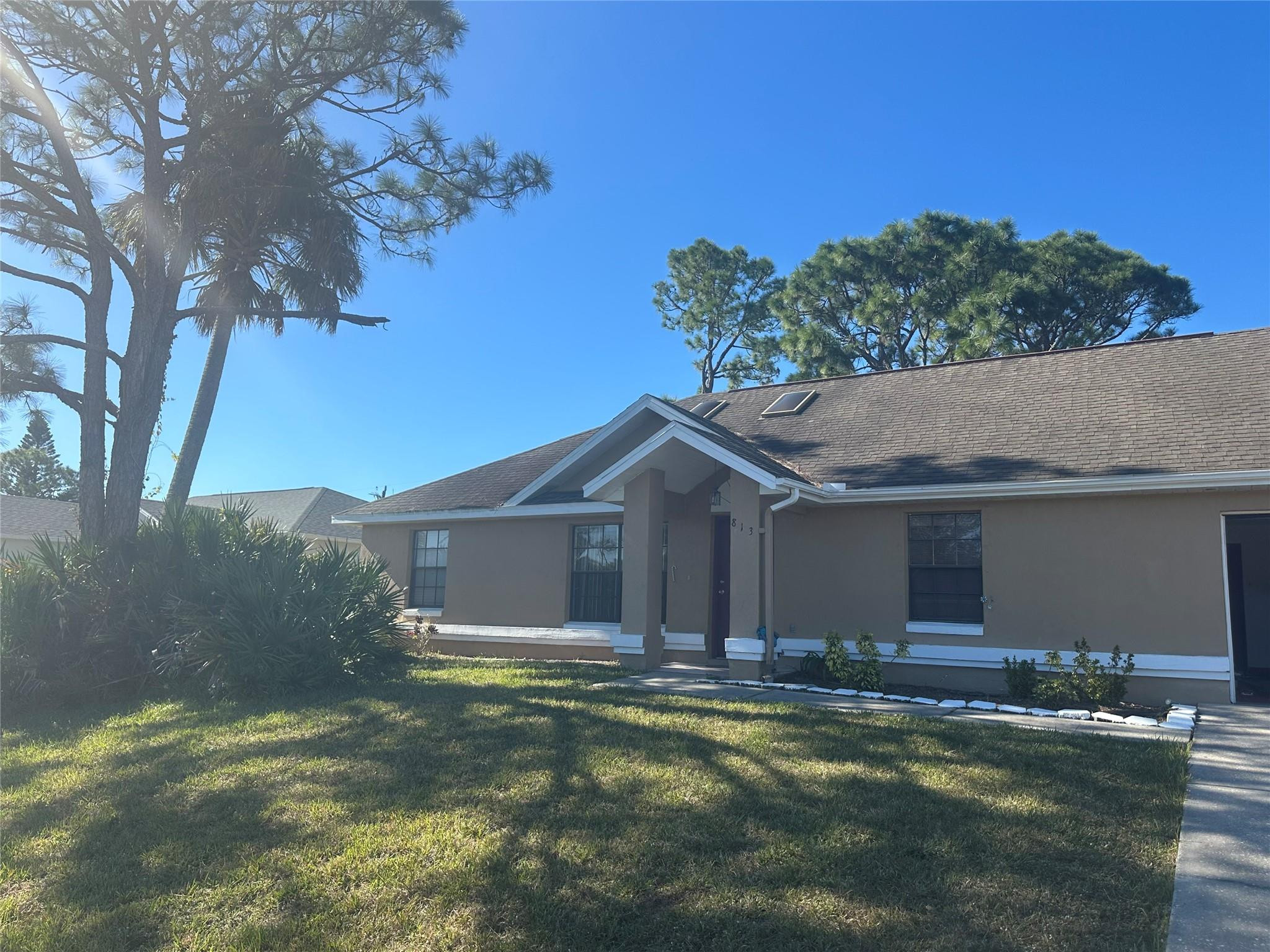 813 Seven Gables Circle Property Photo 2