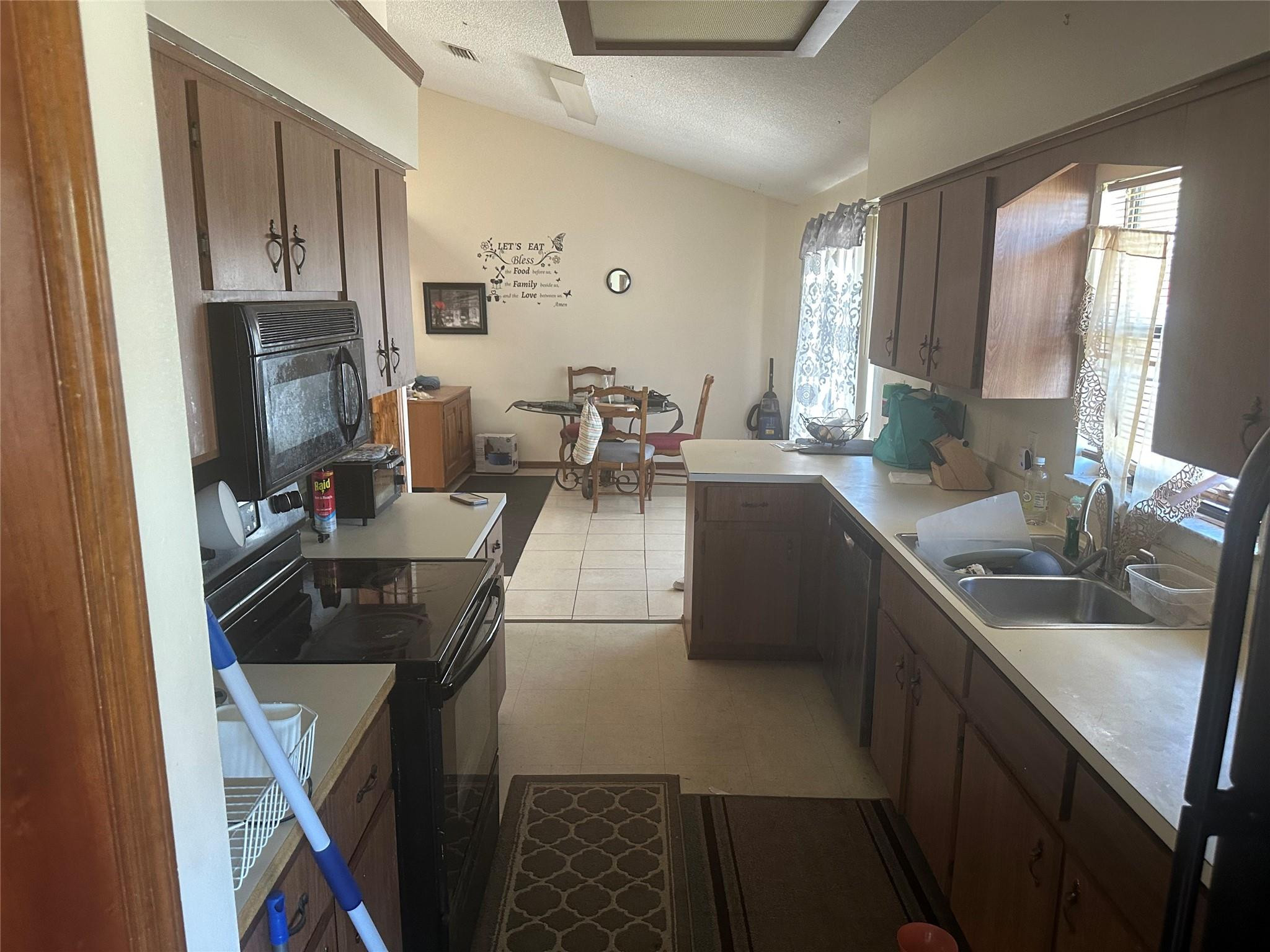 813 Seven Gables Circle Property Photo 5