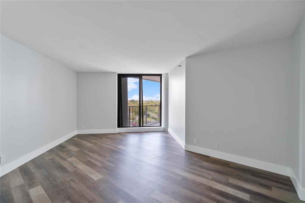 300 Three Islands Boulevard 306 Property Photo 17