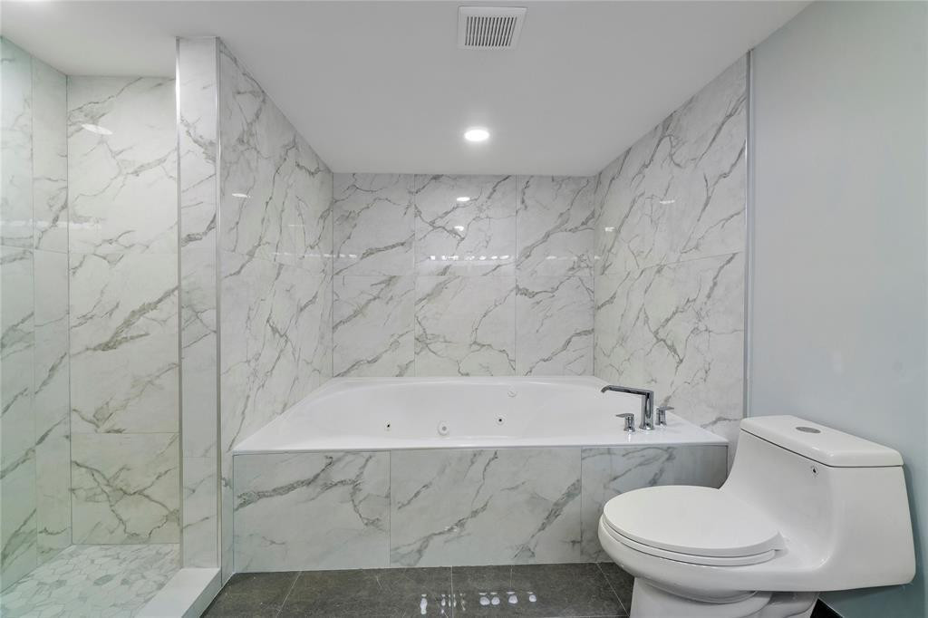300 Three Islands Boulevard 306 Property Photo 19