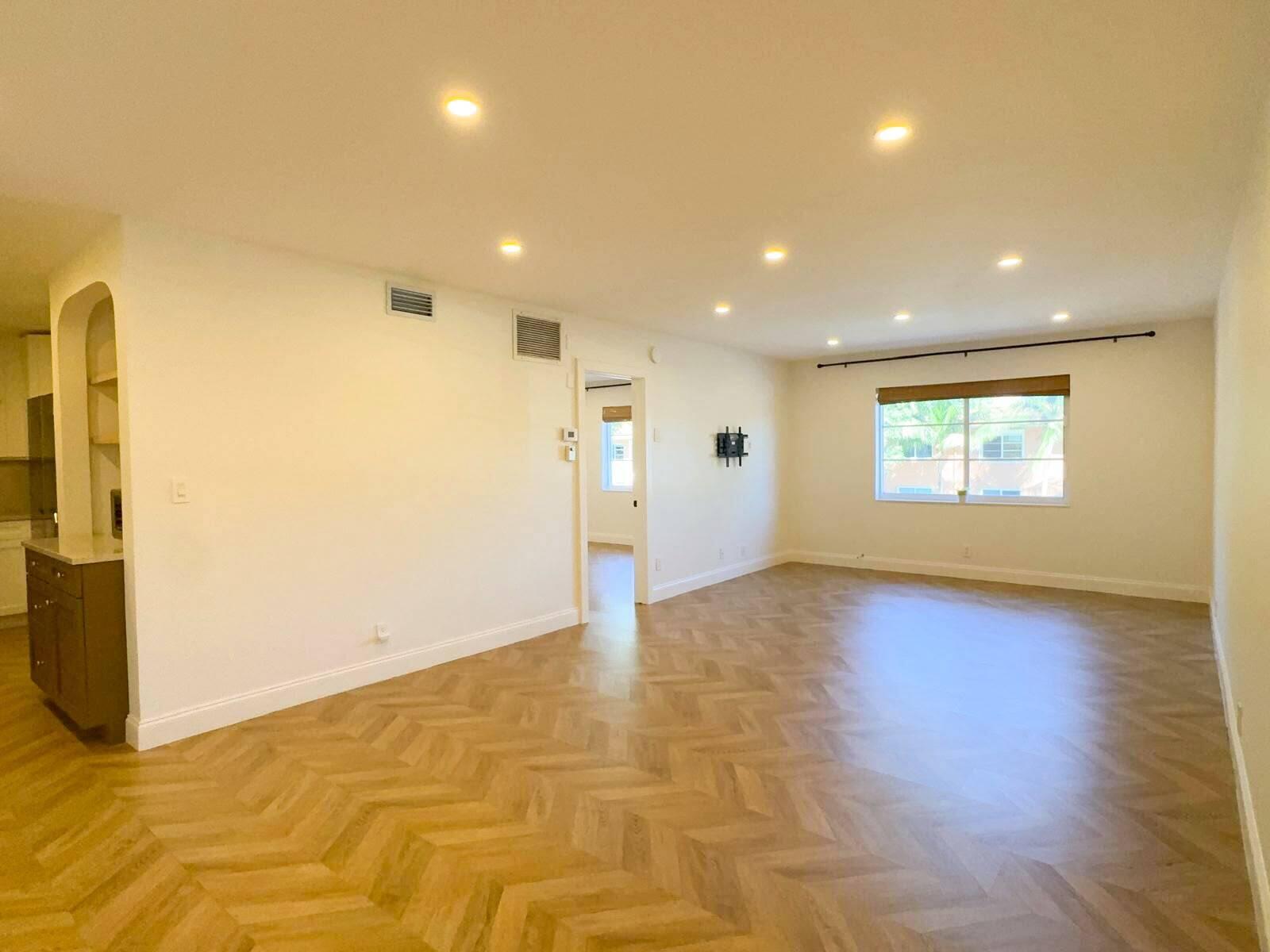 9 NE 19th Court 211C Property Photo 1