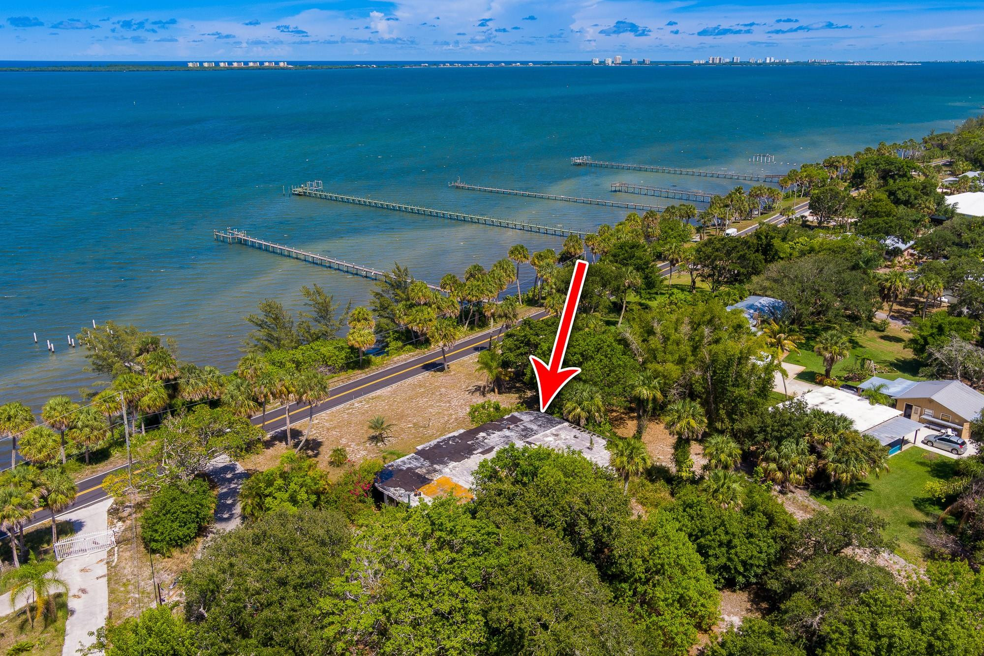 8605 S Indian River Drive Property Photo 1