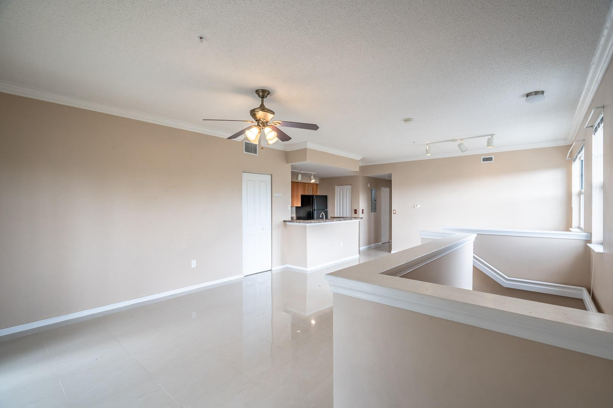 5800 W Sample Road 308 Property Photo 5