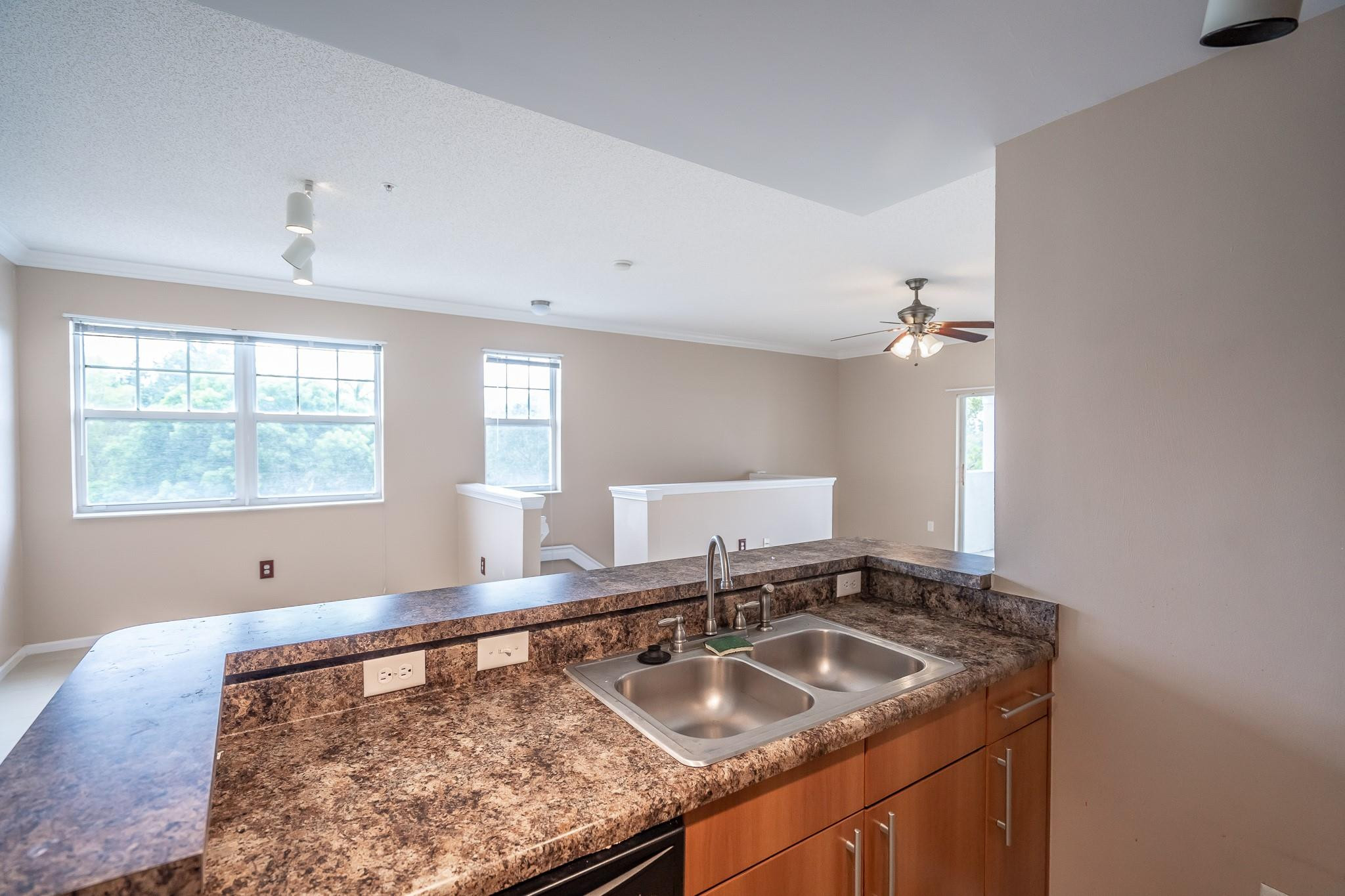 5800 W Sample Road 308 Property Photo 12