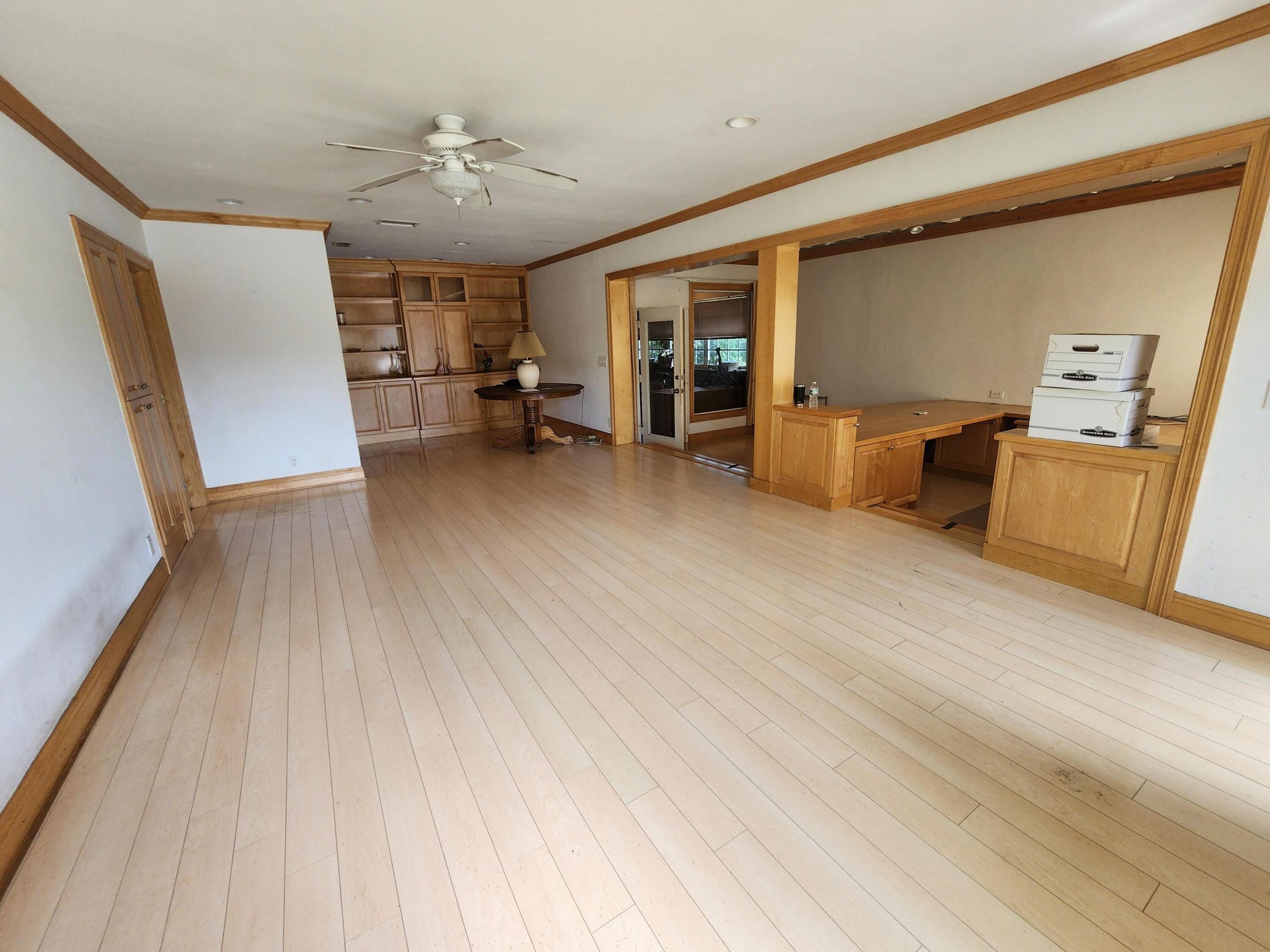 1317 Se 2nd Avenue Property Photo 7