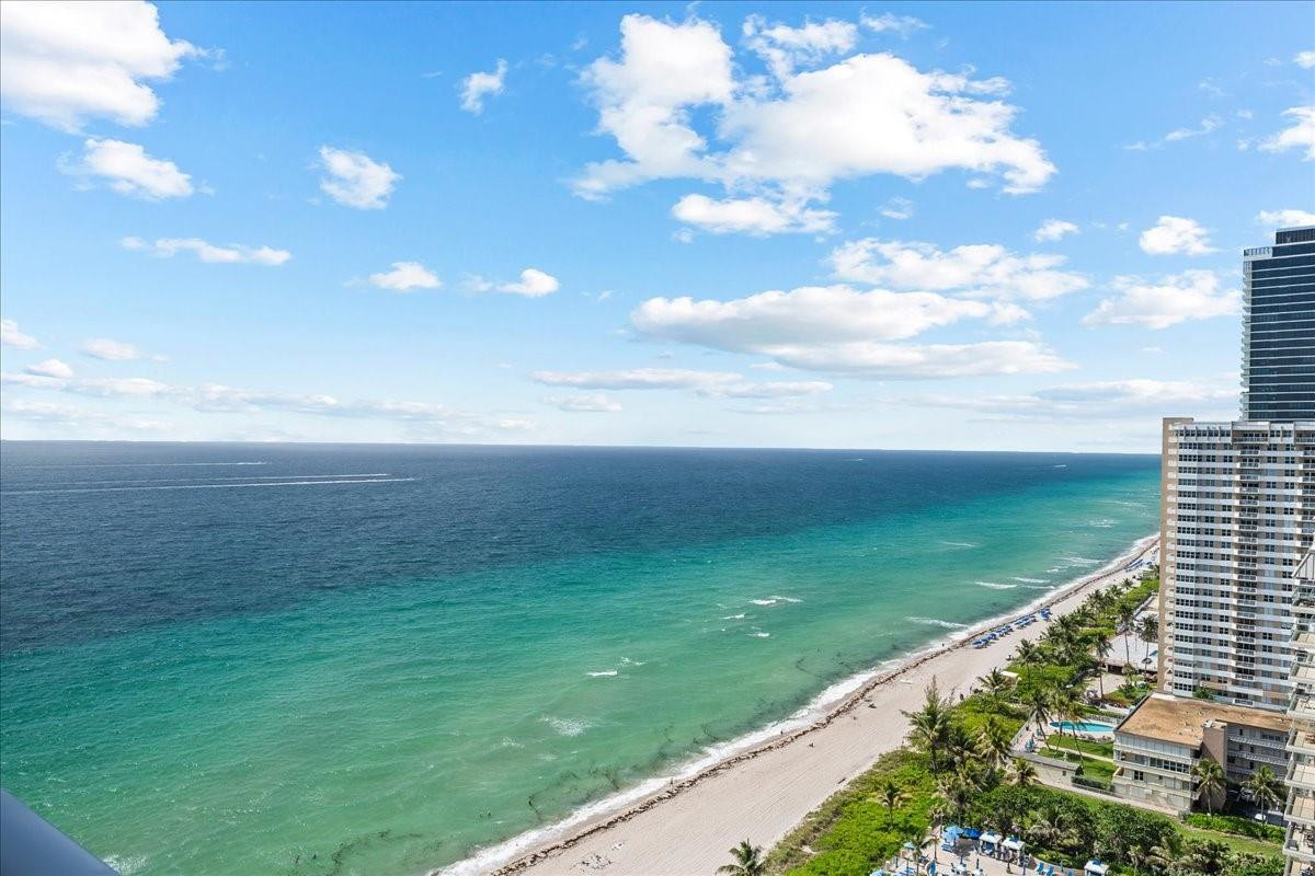 1890 S Ocean Drive PH4 Property Photo 1