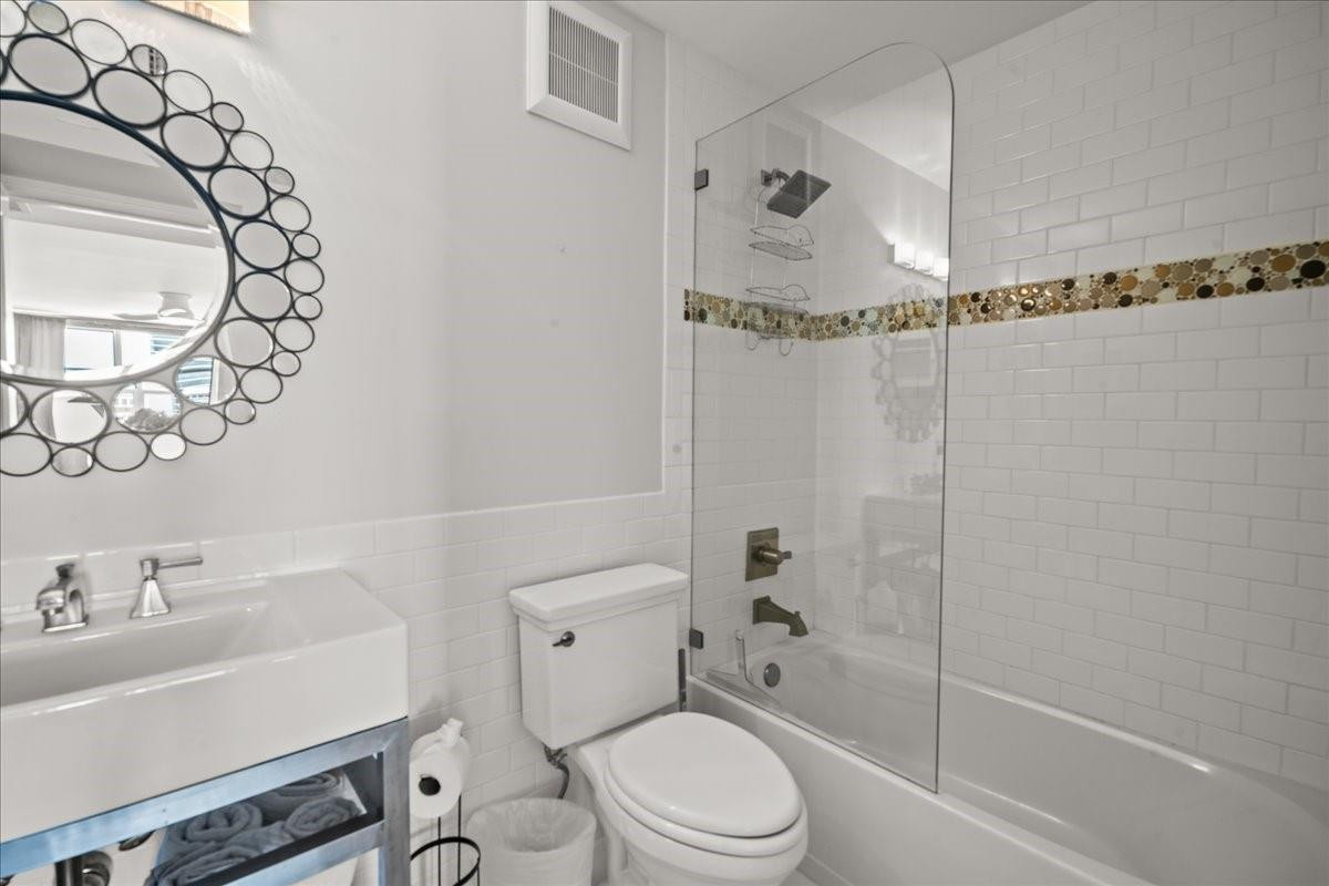 1890 S Ocean Drive Ph4 Property Photo 21