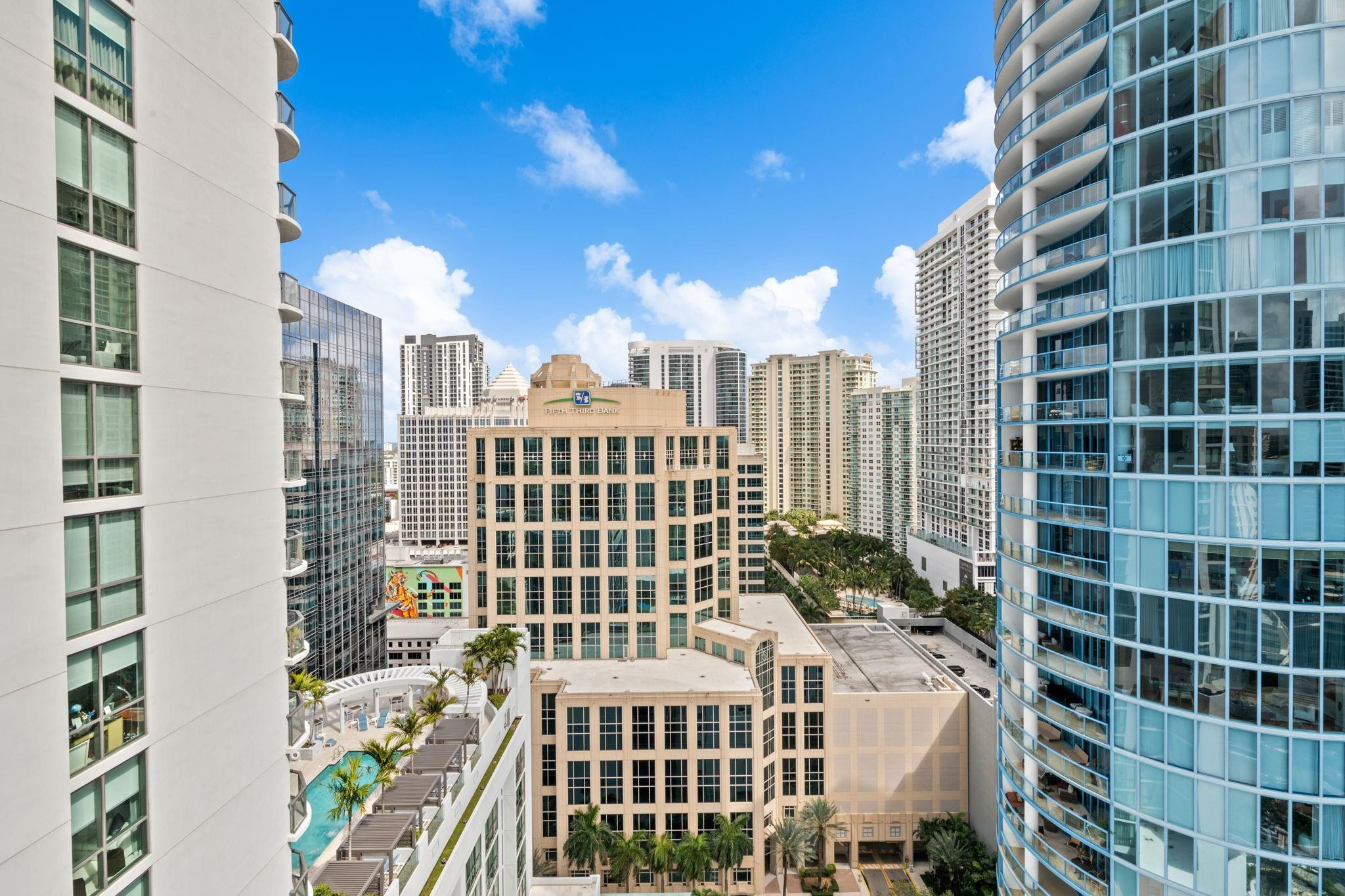 100 E Las Olas Boulevard 2404 Property Photo 25