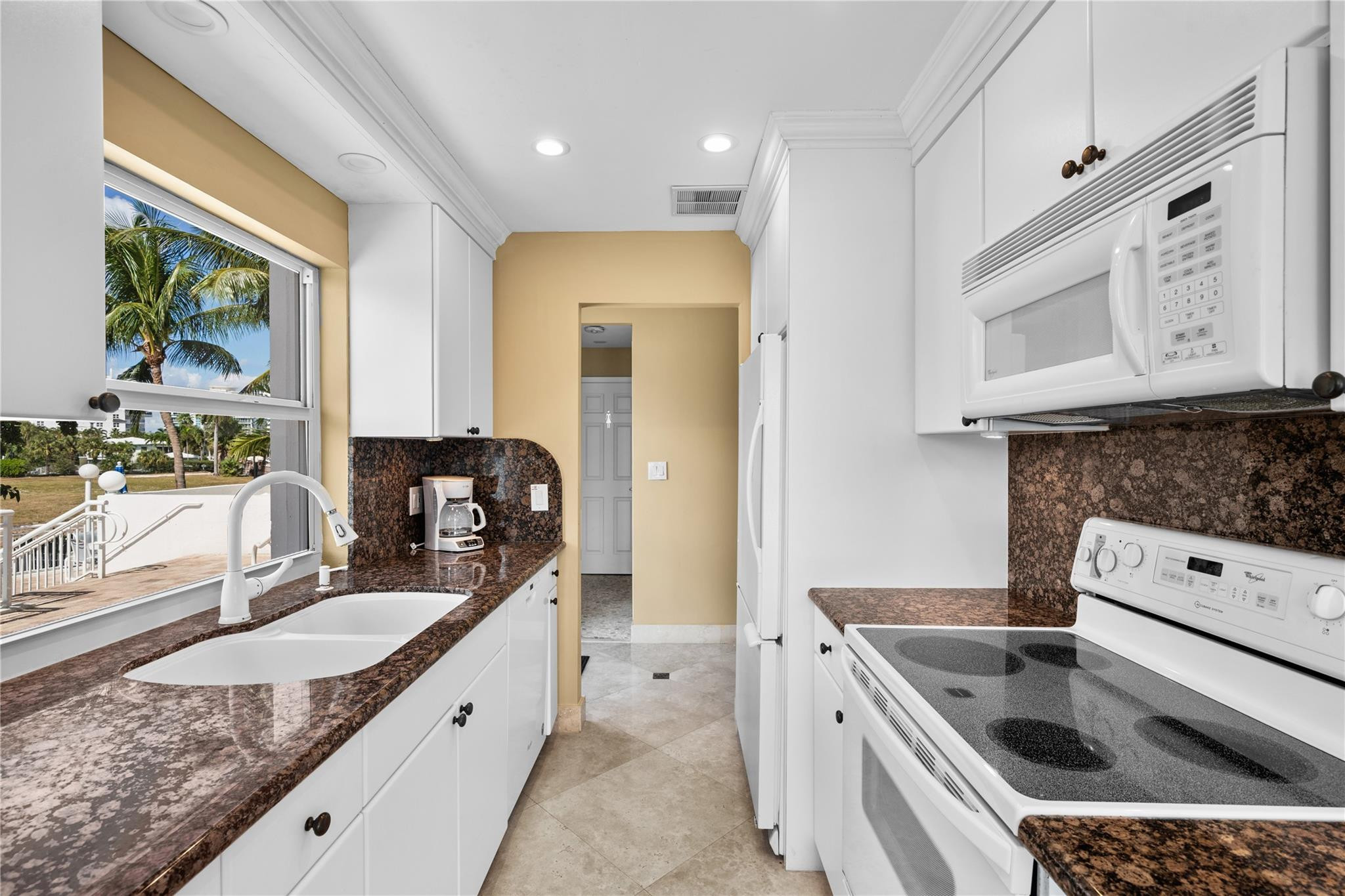 511 Bayshore Drive 501 Property Photo 26