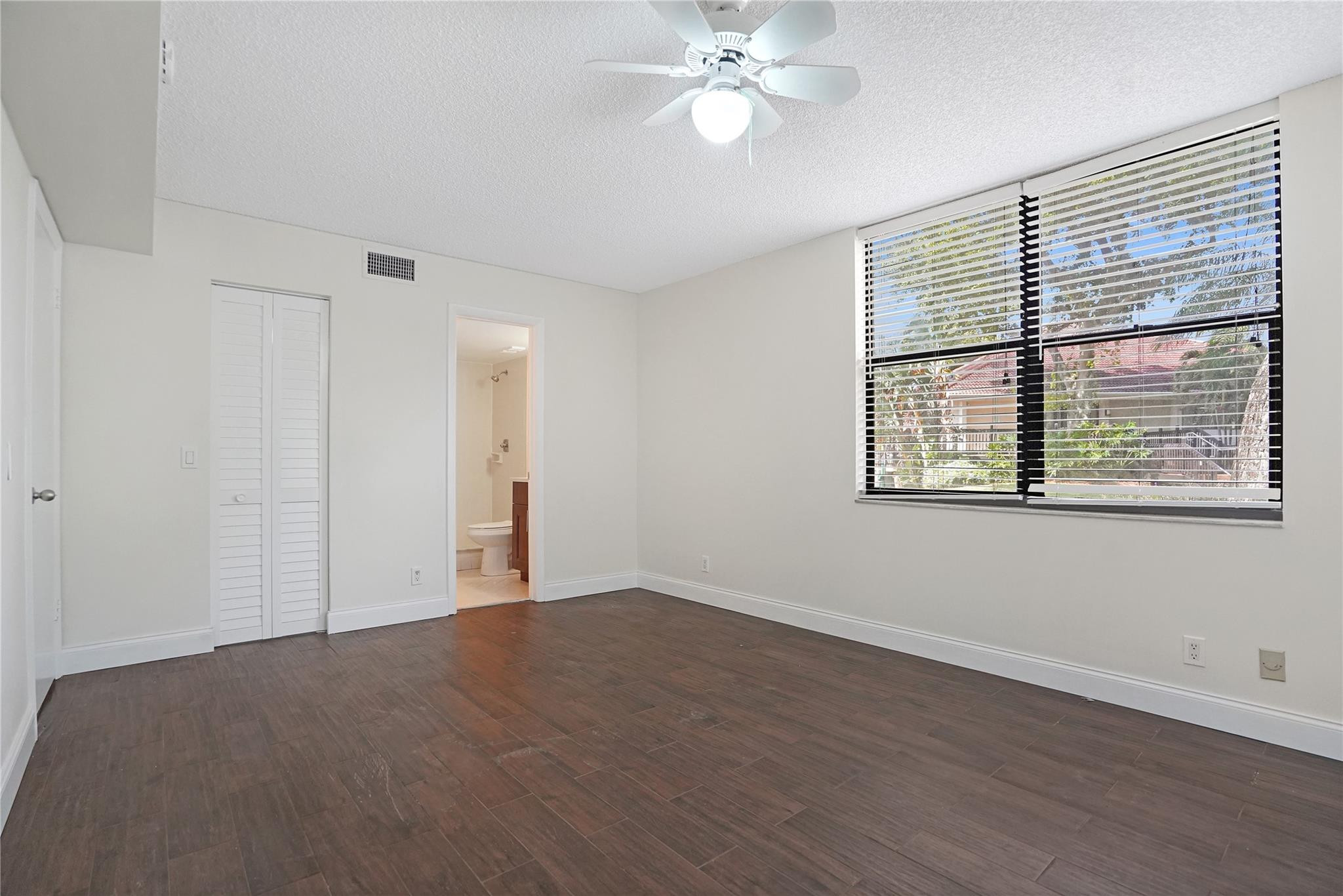 109 Lake Emerald Drive 110 Property Photo 18