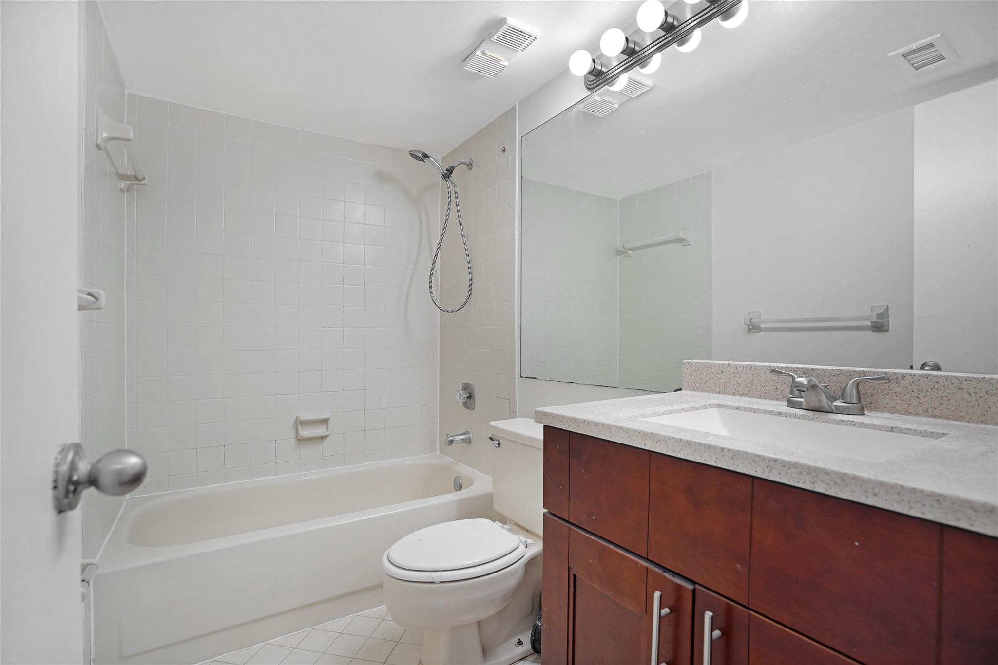 109 Lake Emerald Drive 110 Property Photo 22