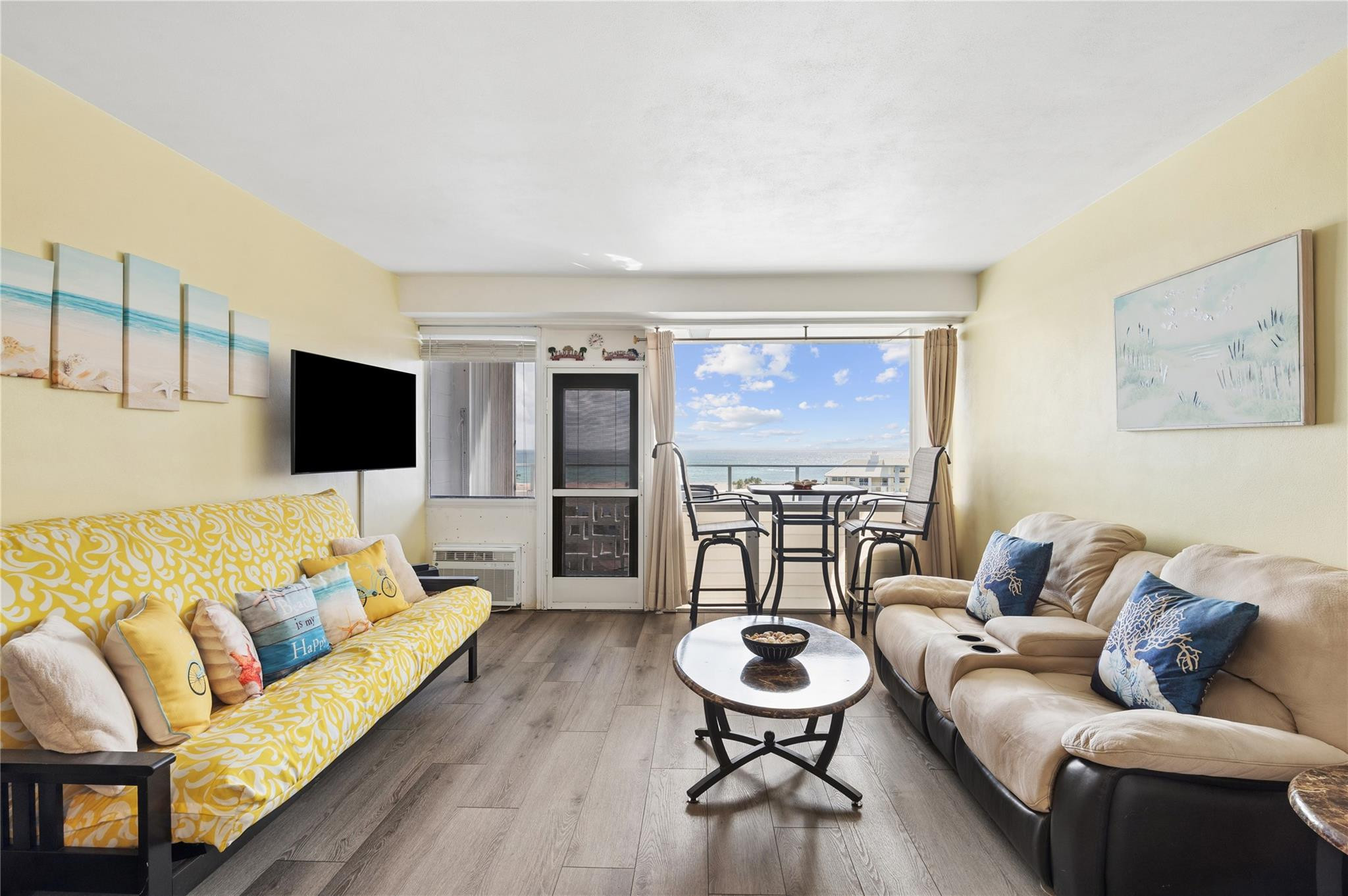 1900 S Ocean Drive 910 Property Photo 2
