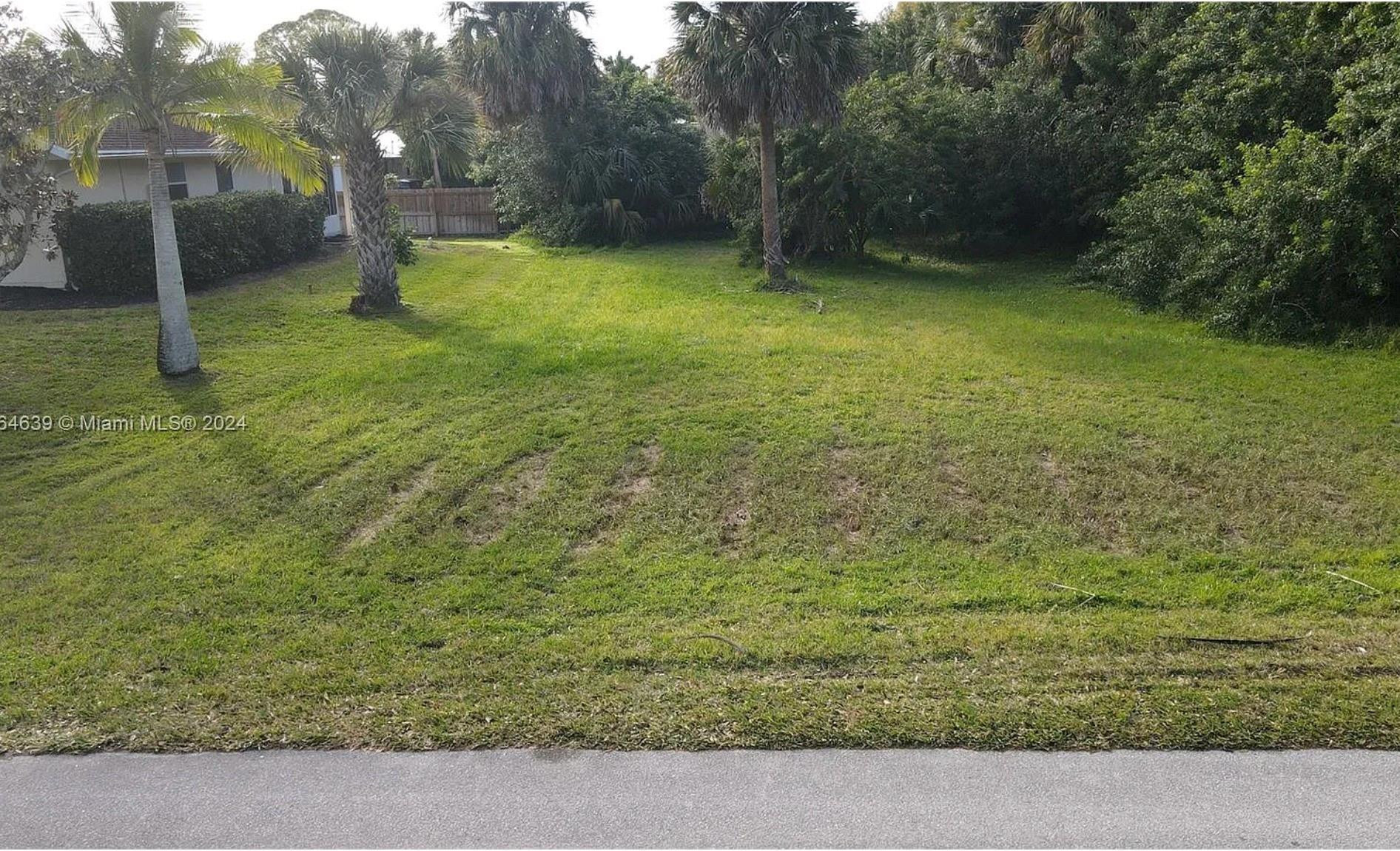 755 38th Court Property Photo 1