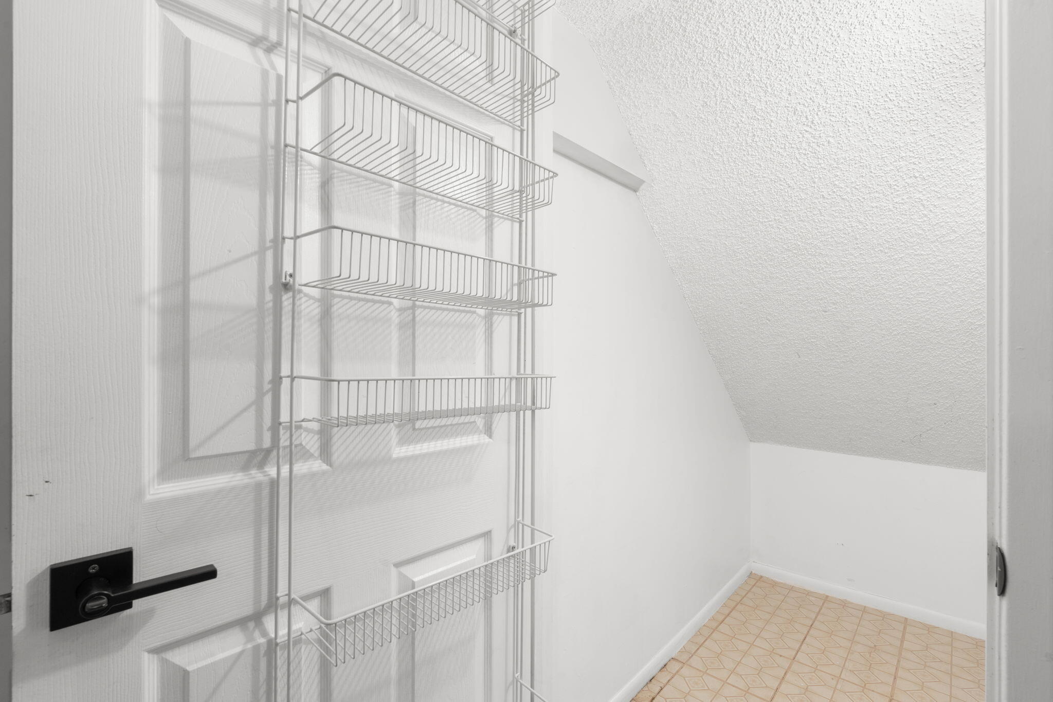 3053 N Oakland Forest Drive 102 Property Photo 14
