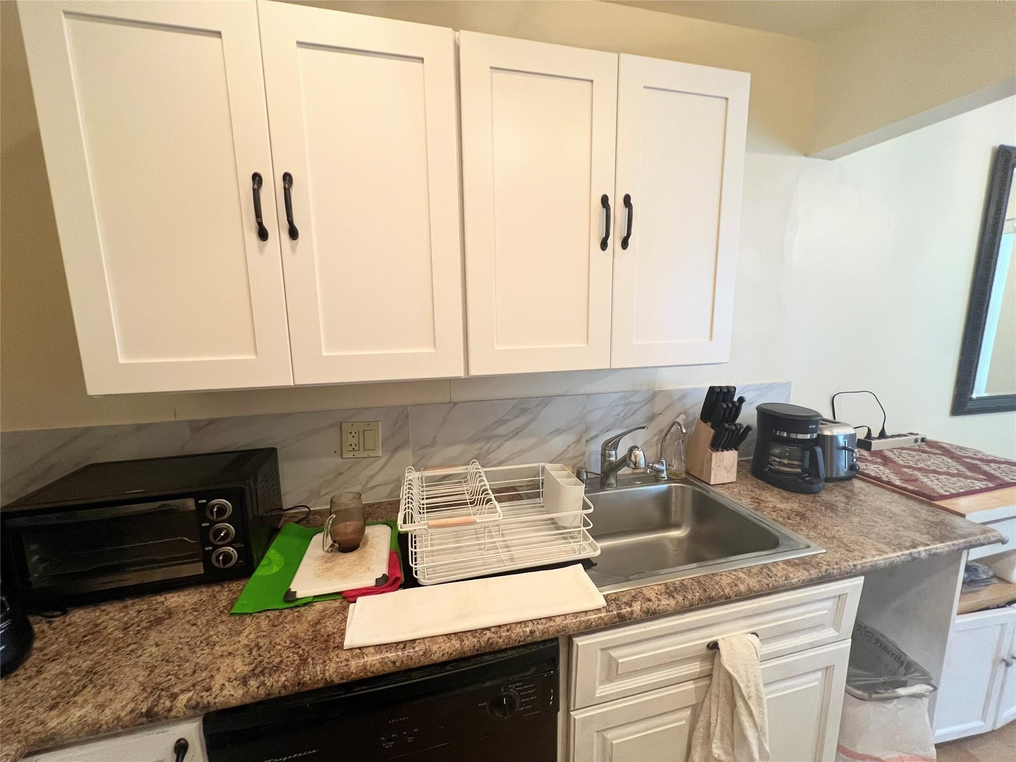 191 Markham I 191 Property Photo 2