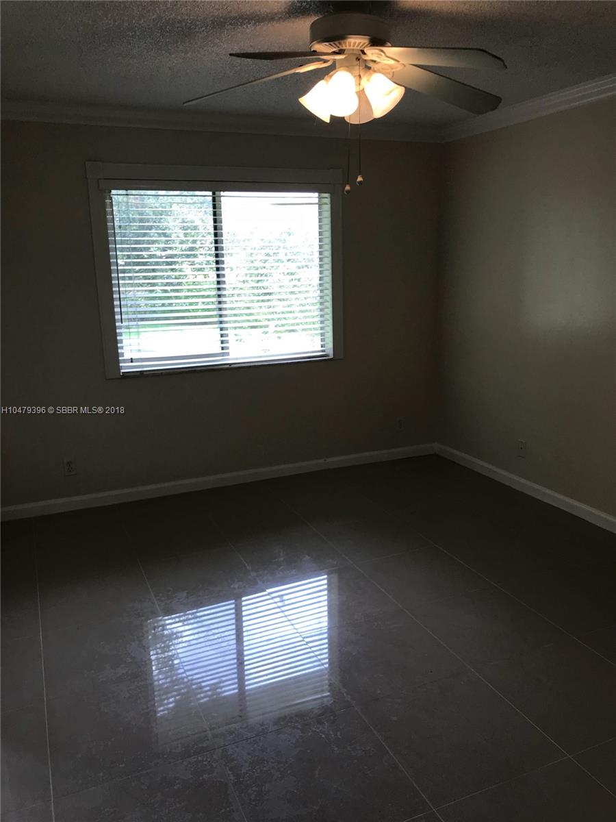 107 Gardens Dr 202 Property Photo 5