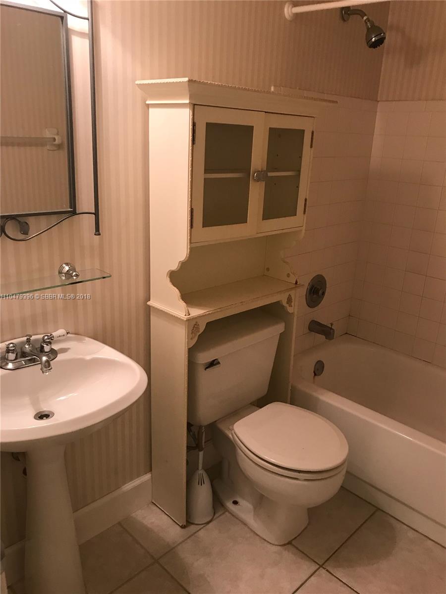 107 Gardens Dr 202 Property Photo 10