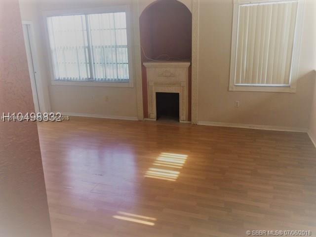 2305 Belmont Ln 2305 Property Photo 3