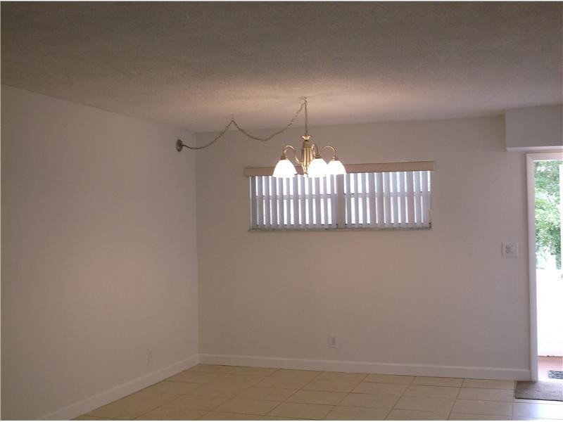 8940 S Hollybrook Bl 306 Property Photo 11