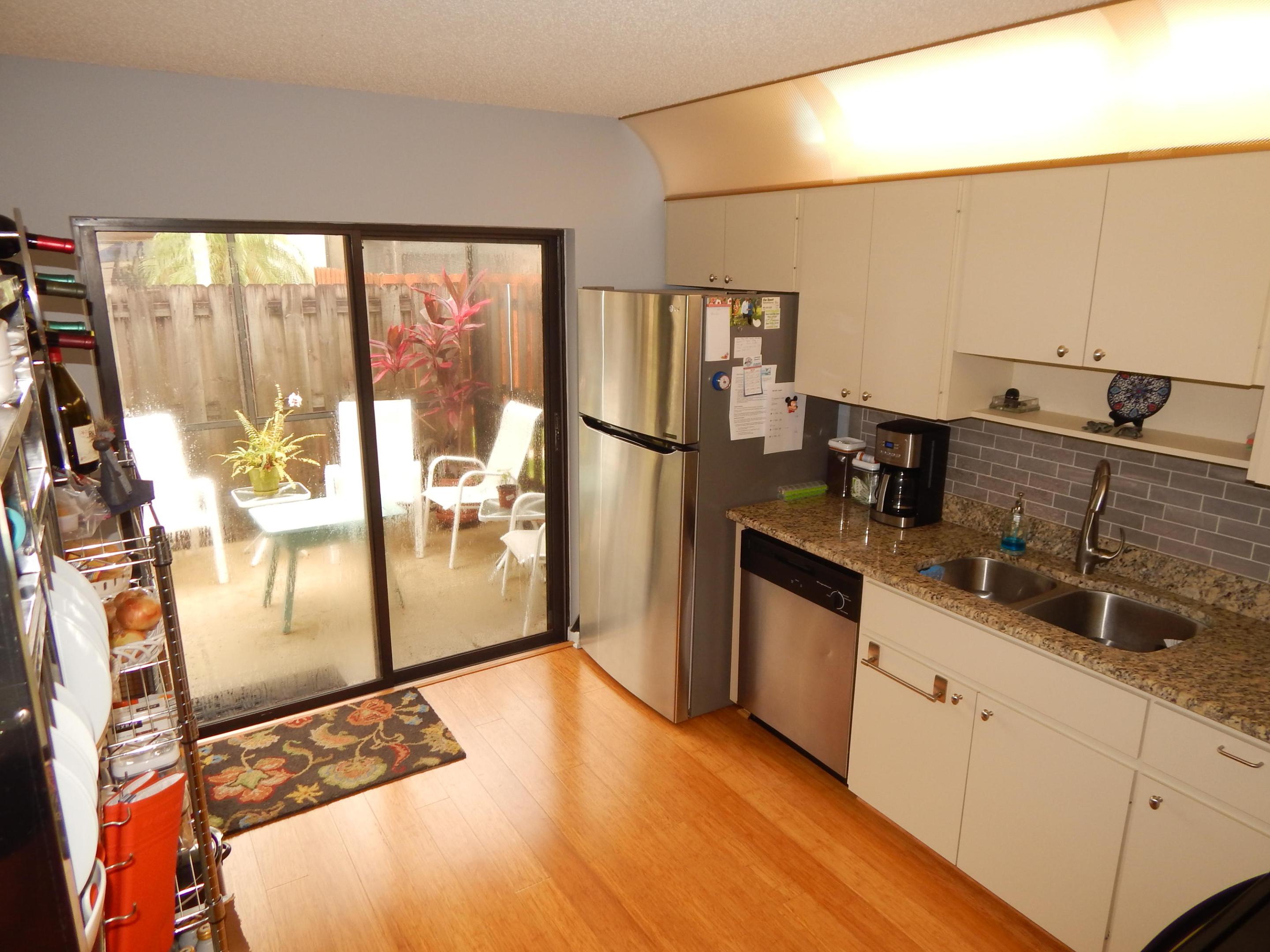 8071 Se Villa Circle Property Photo 3