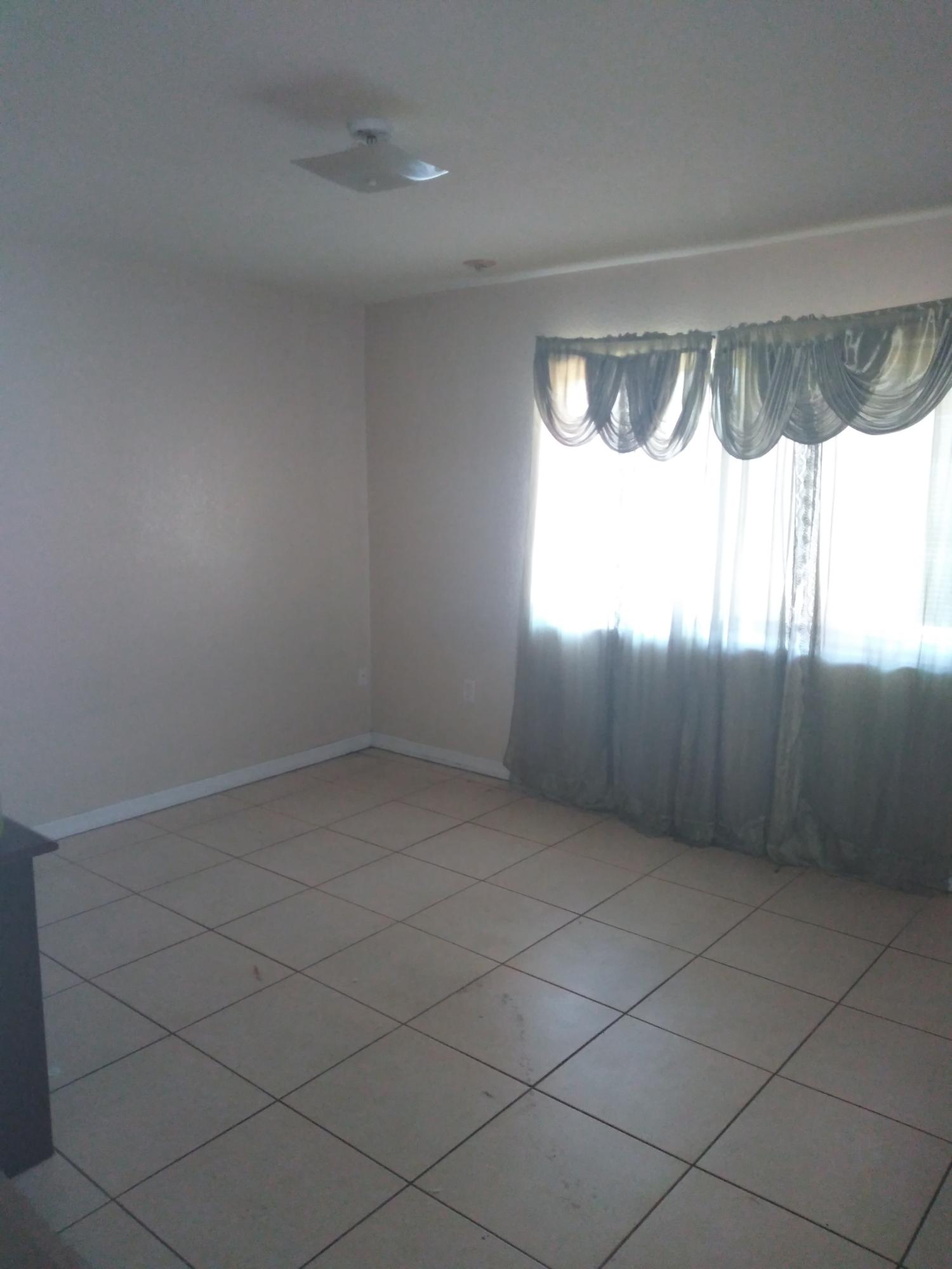 1431 Nw 55th Terrace Property Photo 5