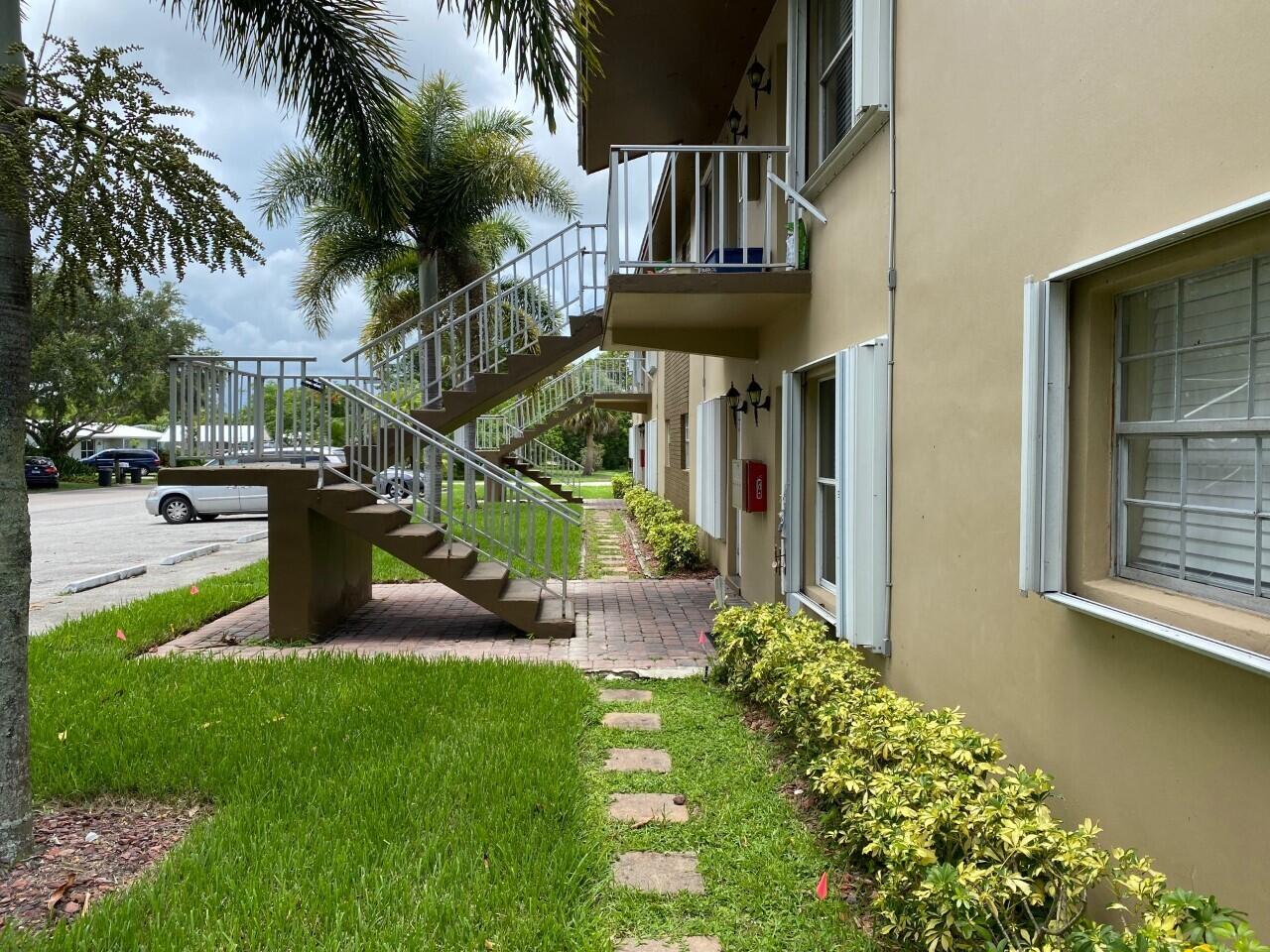 3 Sw Hideaway Place Property Photo 6
