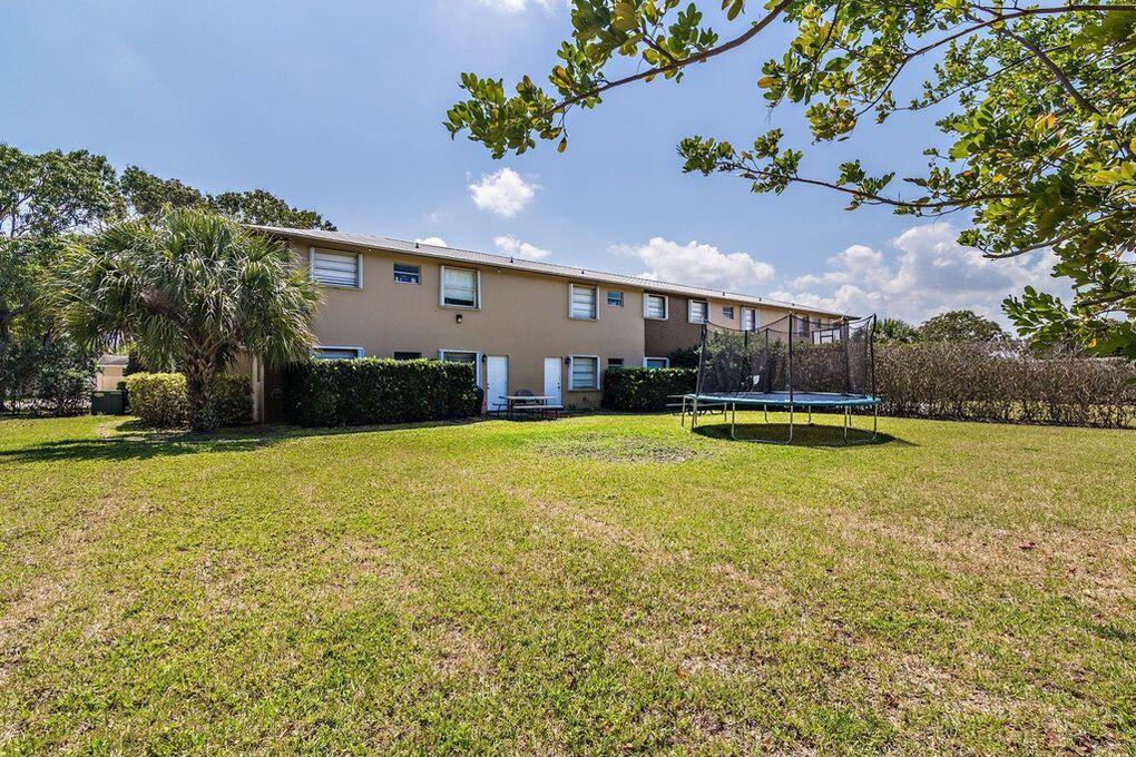 3 Sw Hideaway Place Property Photo 12