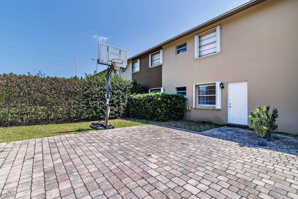 3 Sw Hideaway Place Property Photo 14