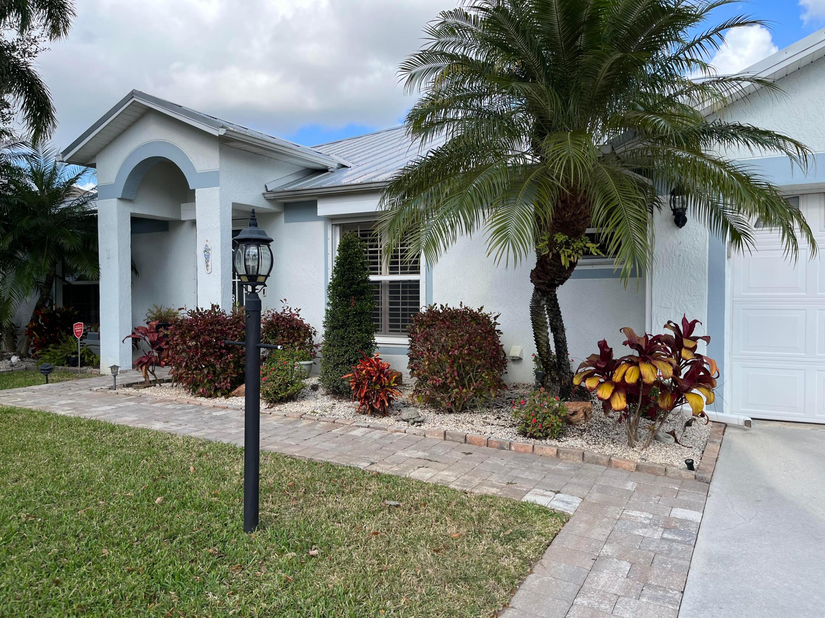 5020 4th Place Property Photo 3