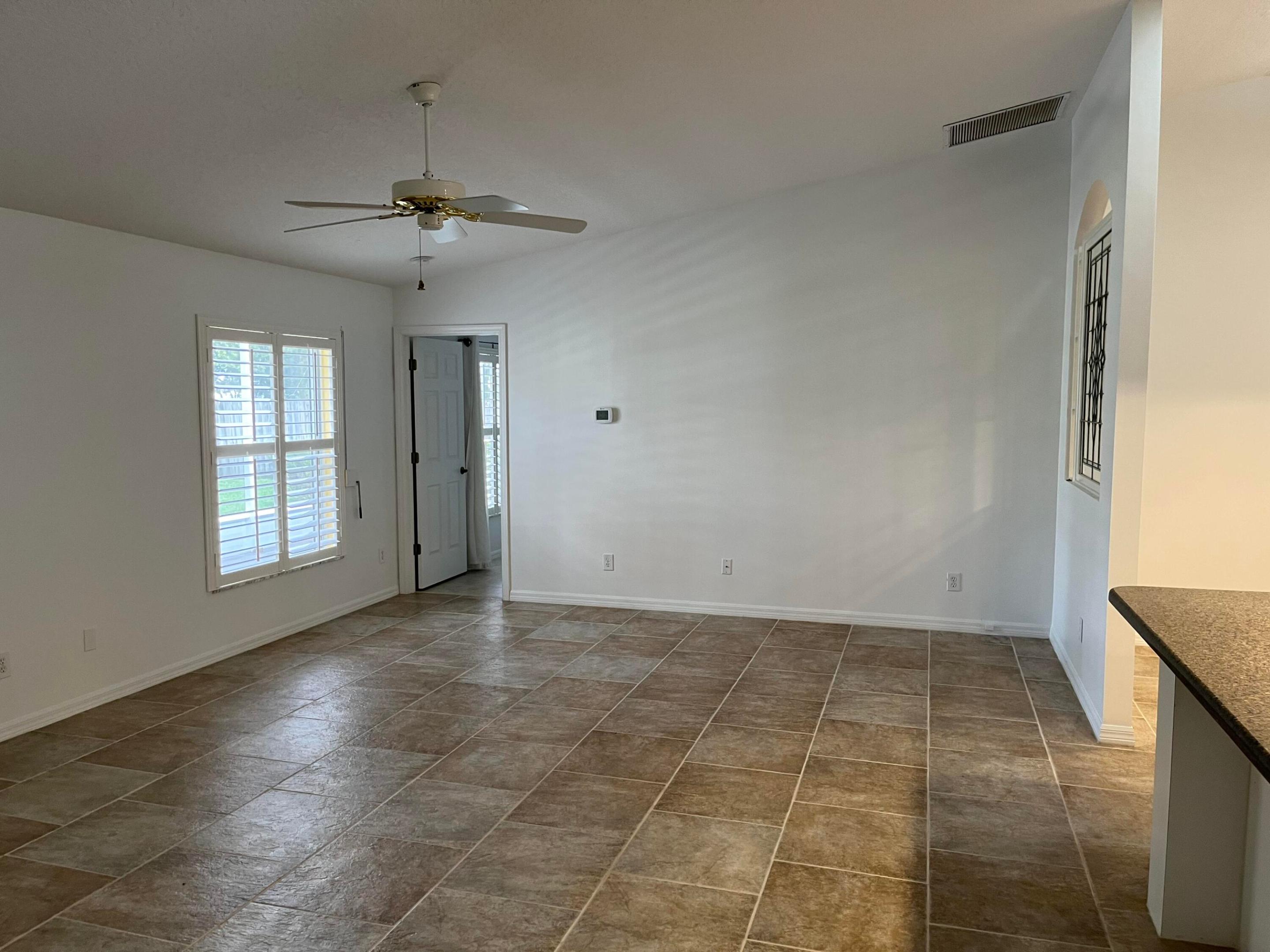 5020 4th Place Property Photo 11