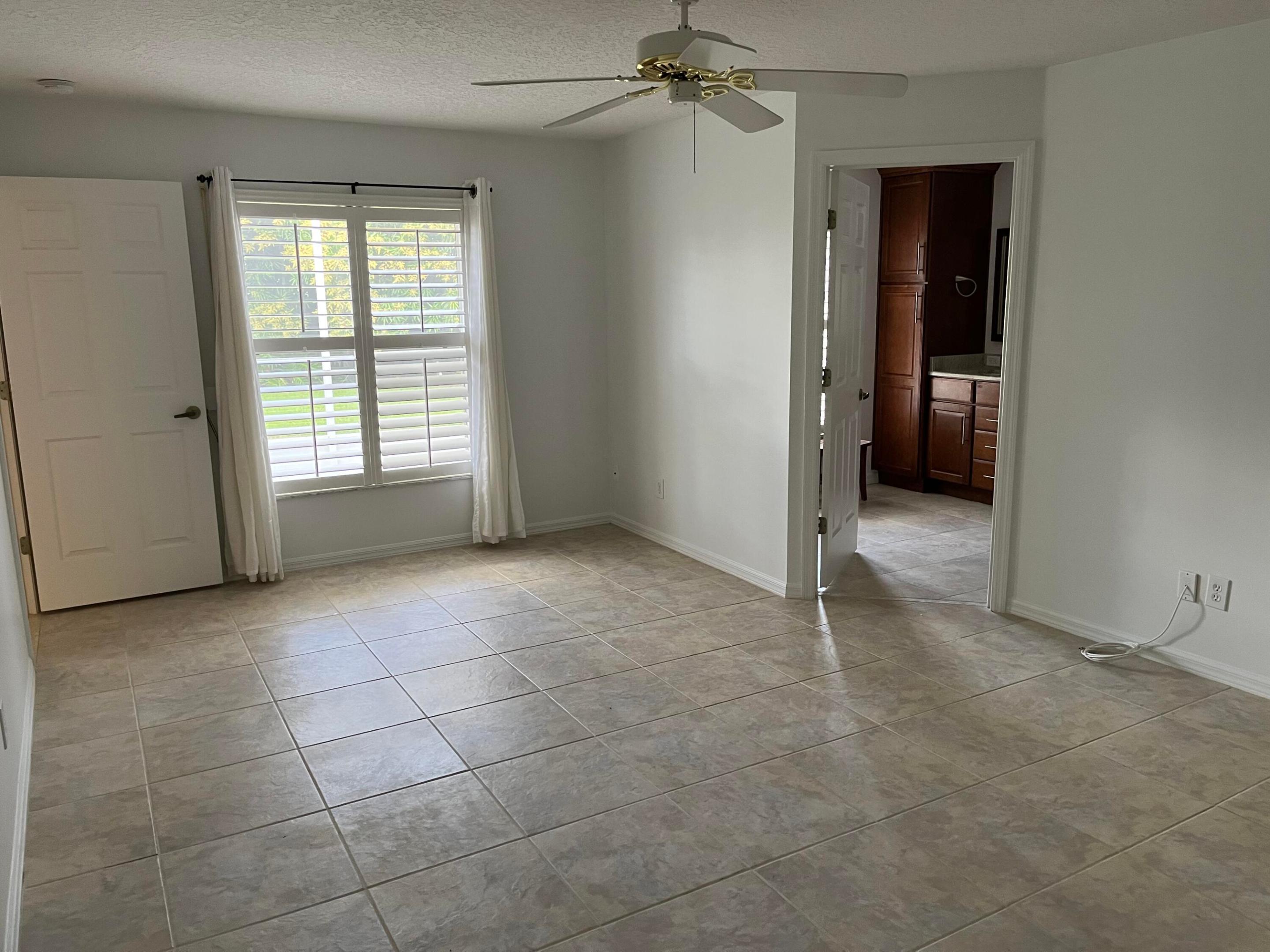 5020 4th Place Property Photo 13