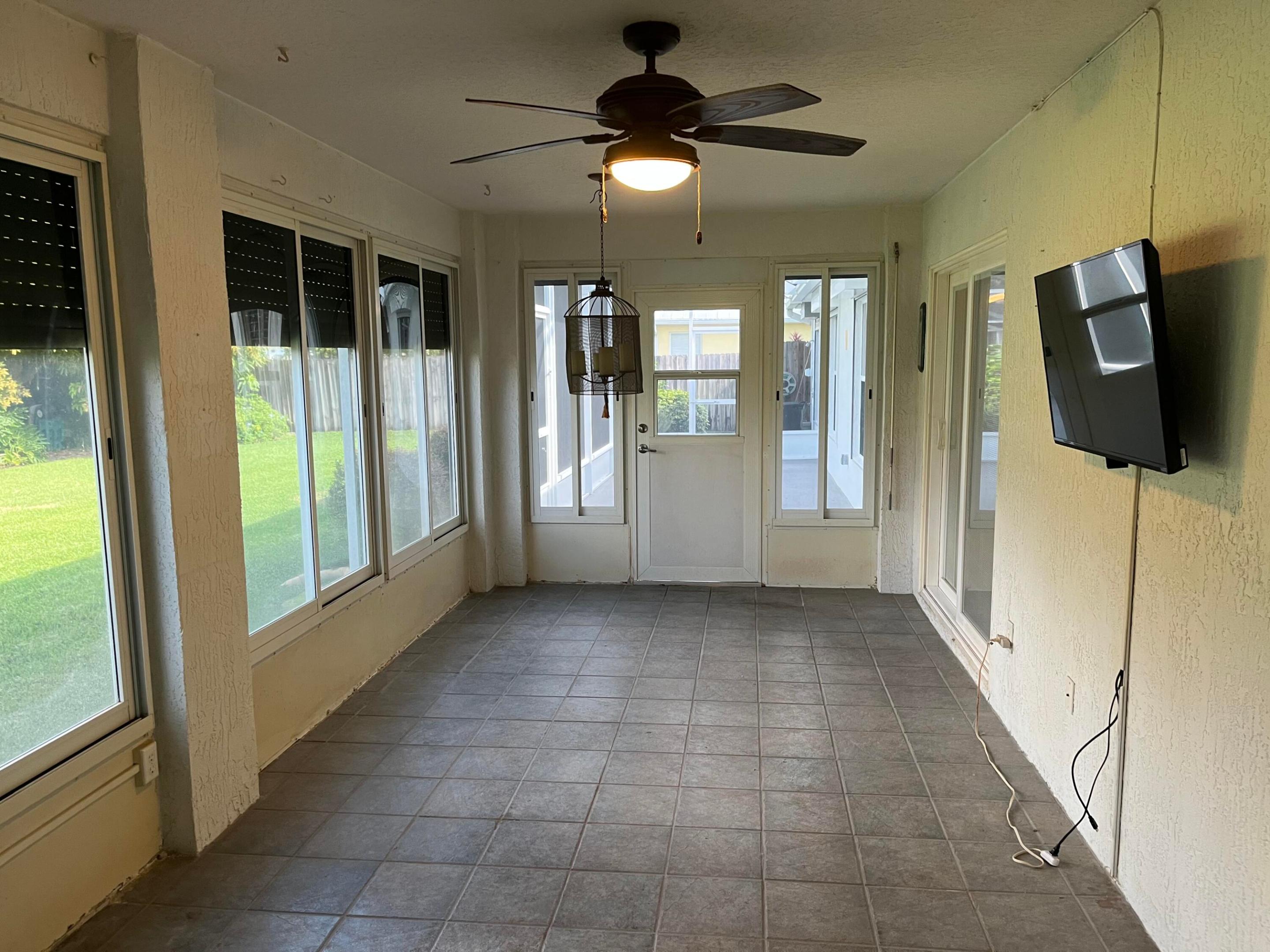 5020 4th Place Property Photo 25