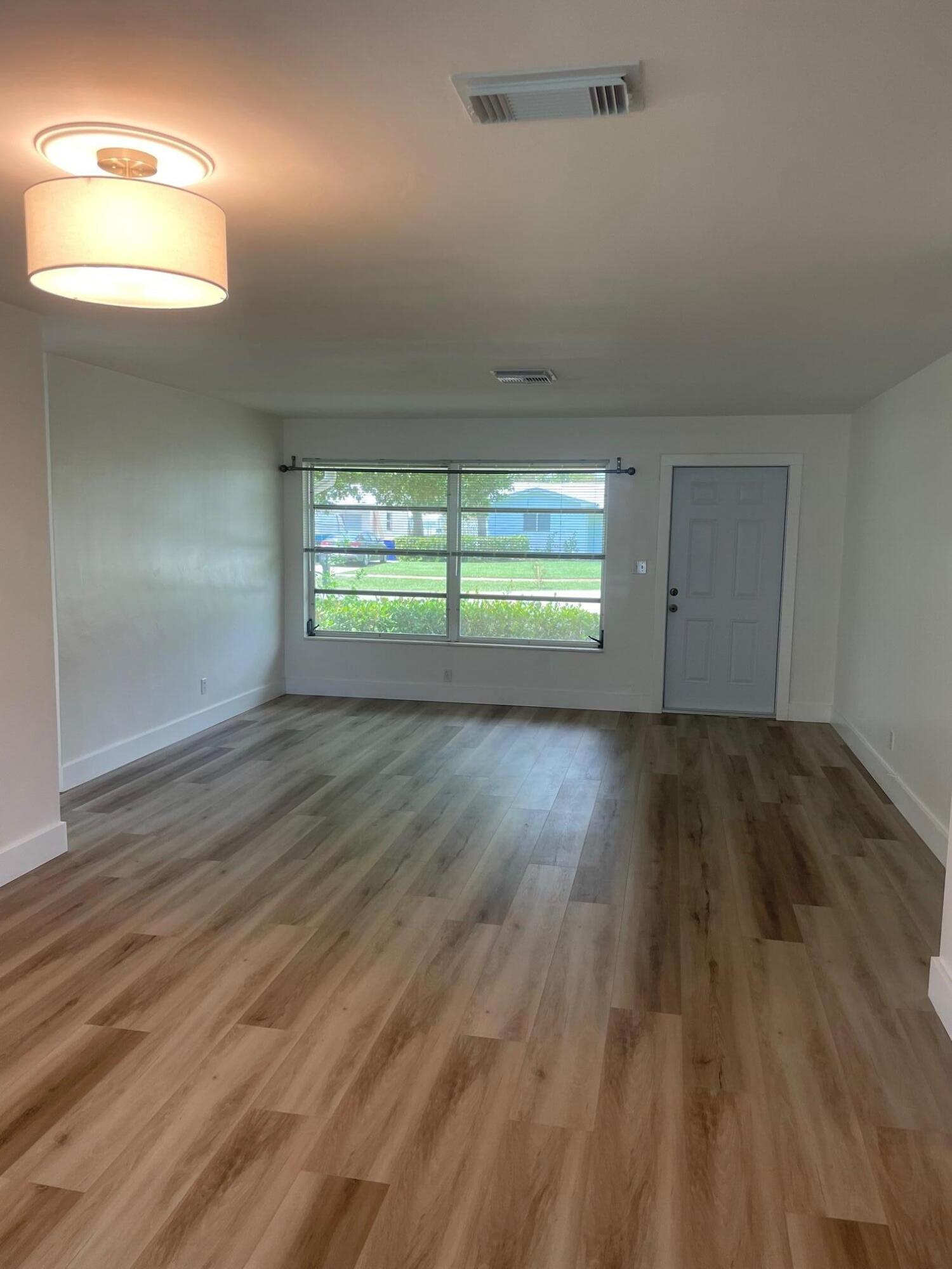 18905 Se Southgate Drive Property Photo 3