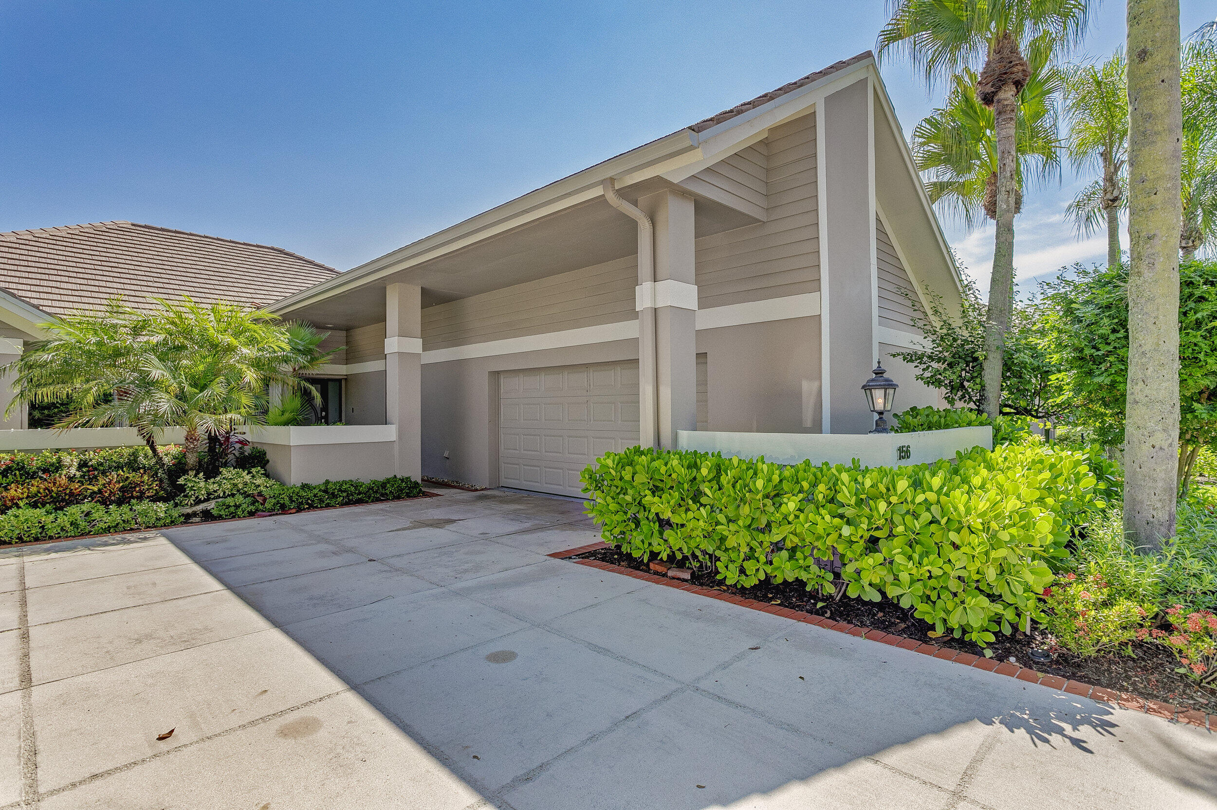 156 Coventry Place Property Photo 2