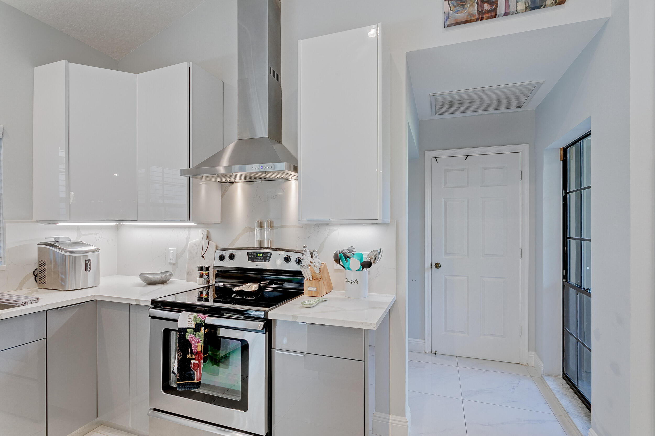 156 Coventry Place Property Photo 26