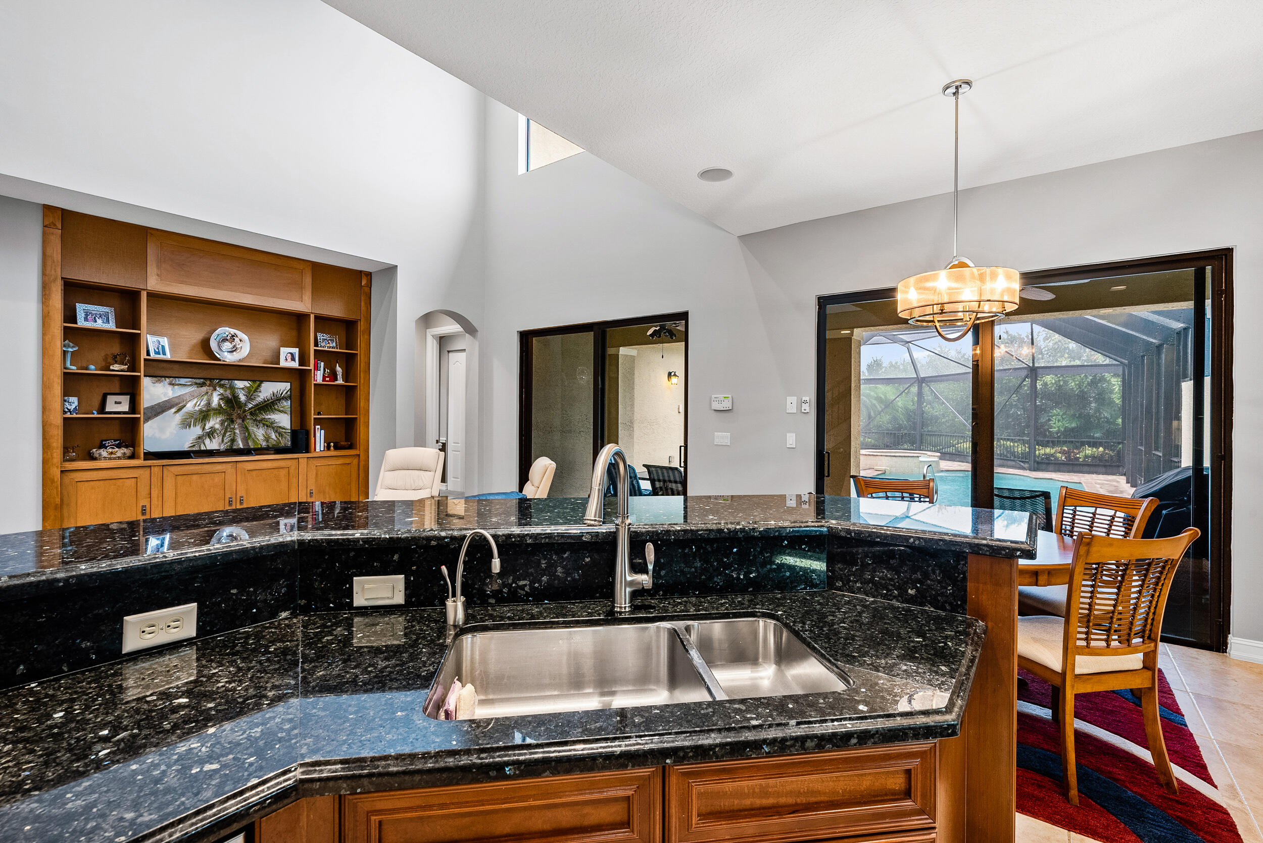 6786 Fox Hollow Drive Property Photo 22